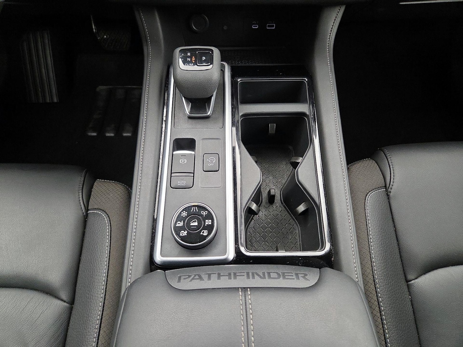 2024 Nissan Pathfinder SL - Photo 19