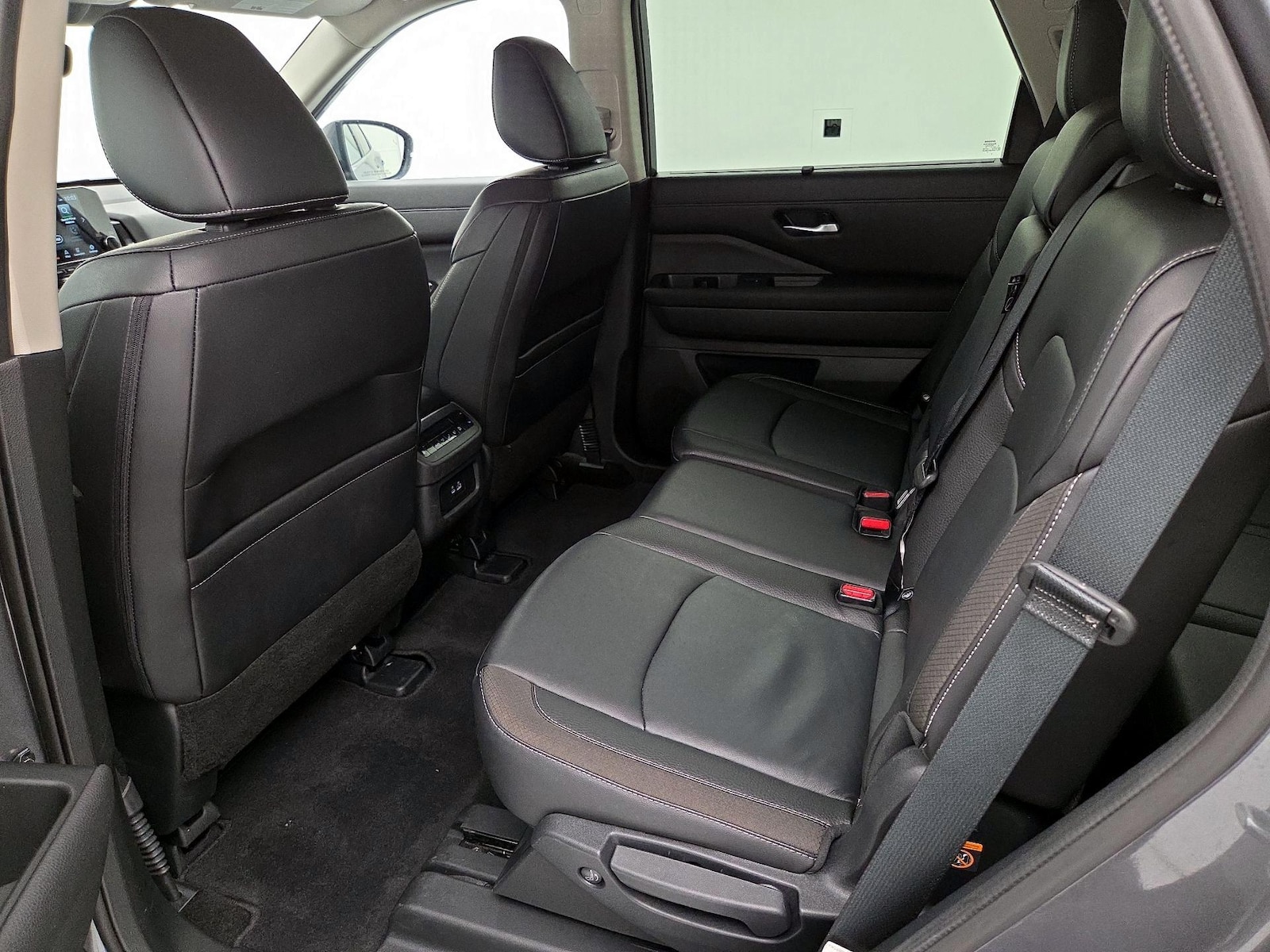 2024 Nissan Pathfinder SL - Photo 21