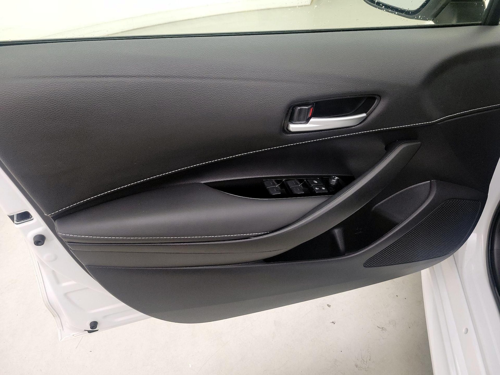2024 Toyota Corolla Hatchback SE - Photo 13
