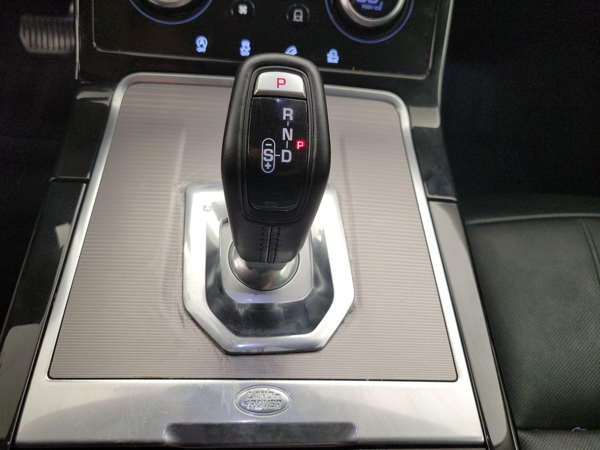 Thumbnail: 2020 Land Rover Range Rover Evoque - 18