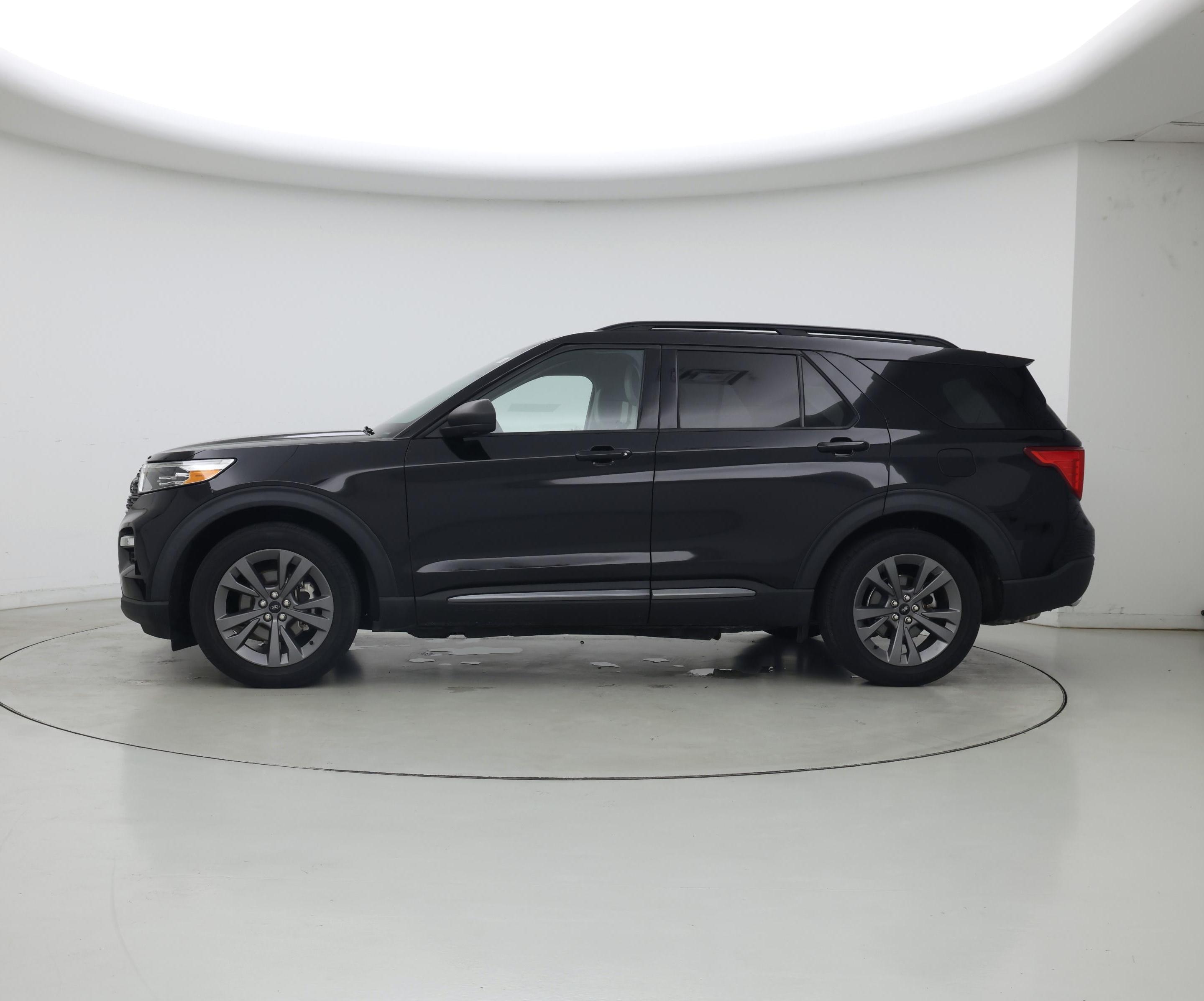 Thumbnail: 2021 Ford Explorer - 3