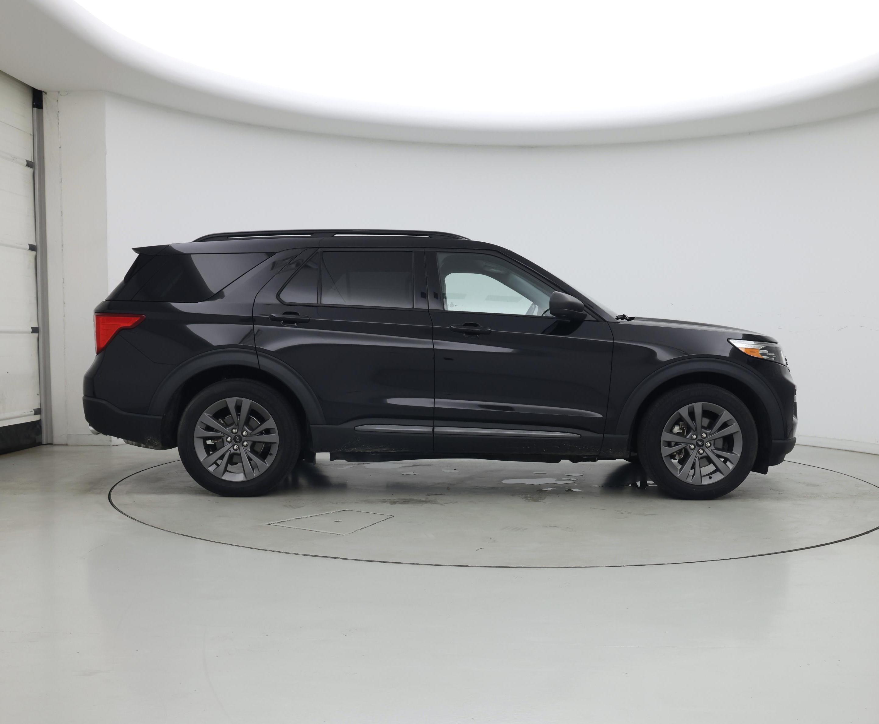 Thumbnail: 2021 Ford Explorer - 7