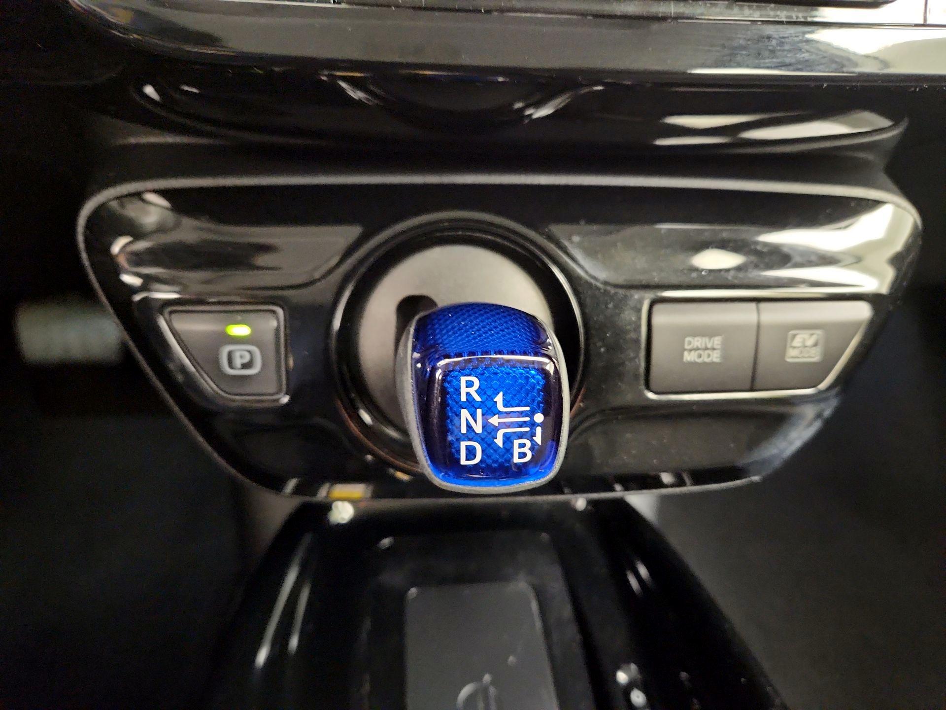 Thumbnail: 2019 Toyota Prius - 17