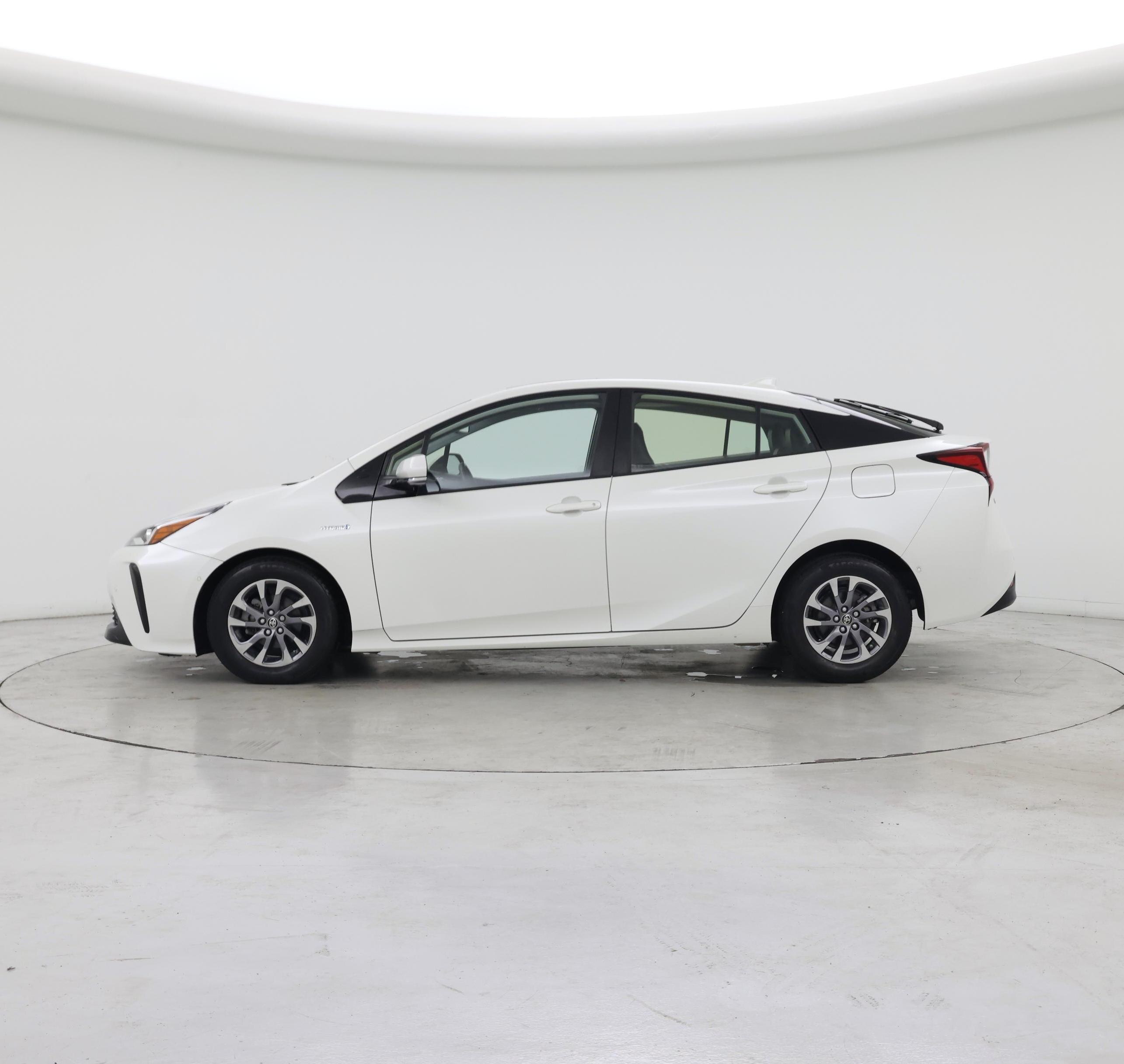 Thumbnail: 2019 Toyota Prius - 3