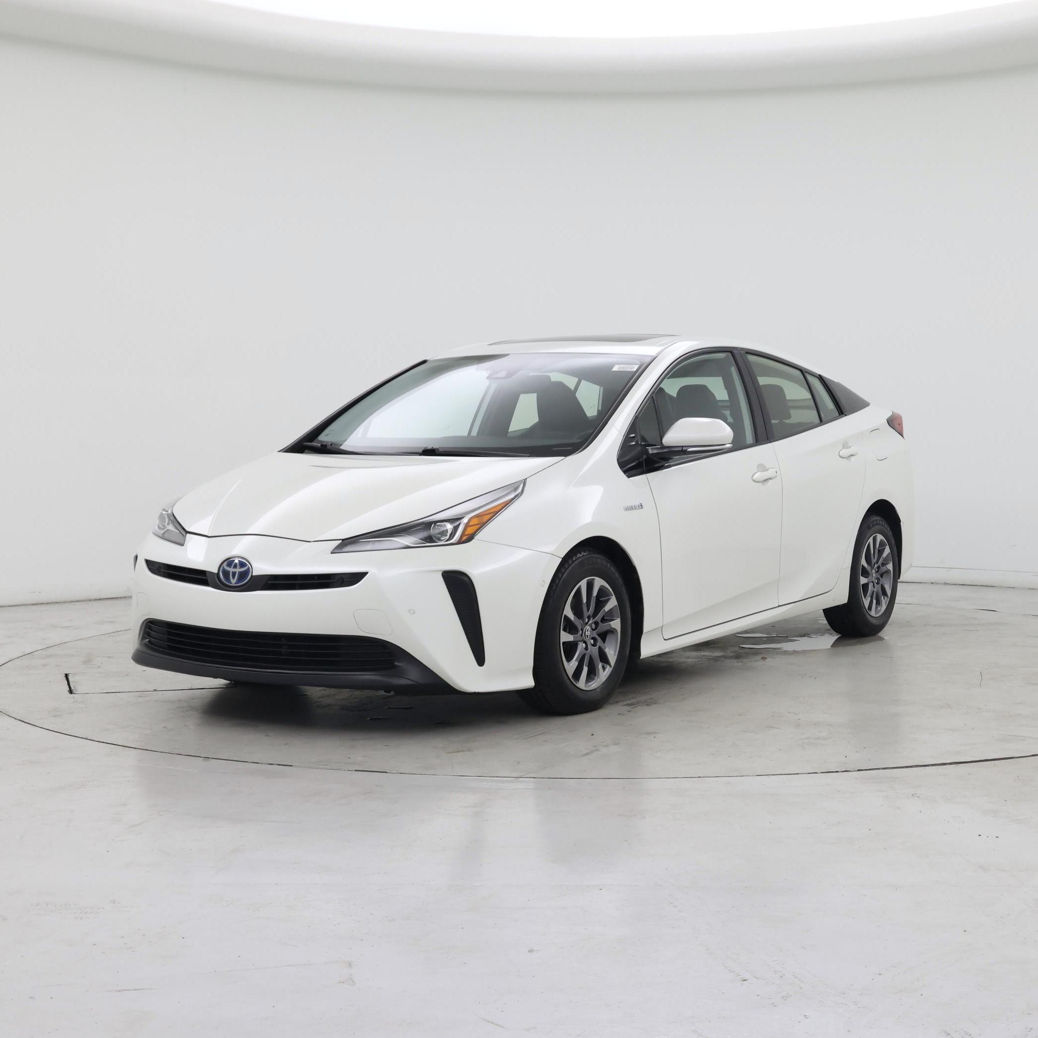 Thumbnail: 2019 Toyota Prius - 4