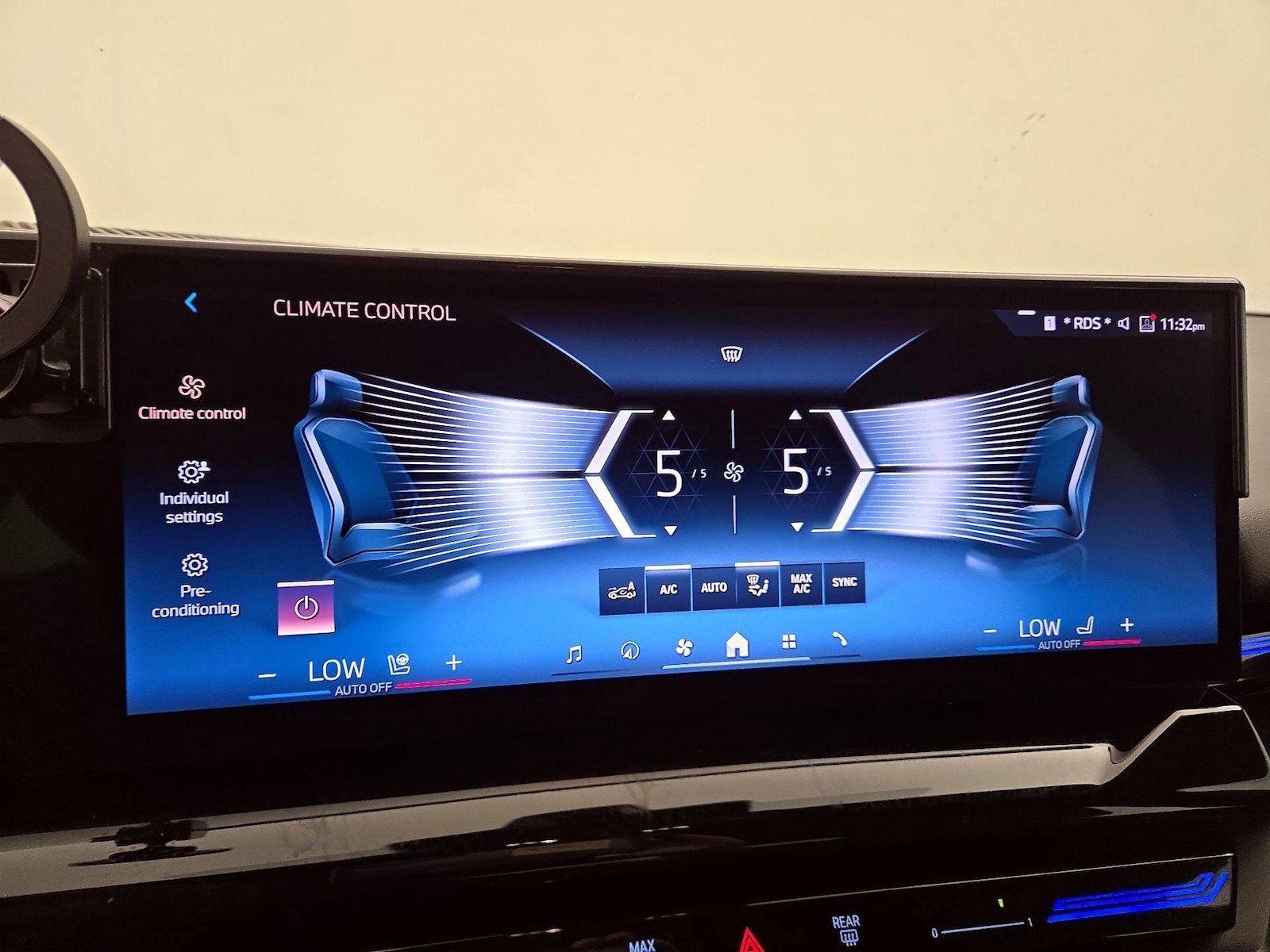2024 BMW 5 Series 530i - Photo 18