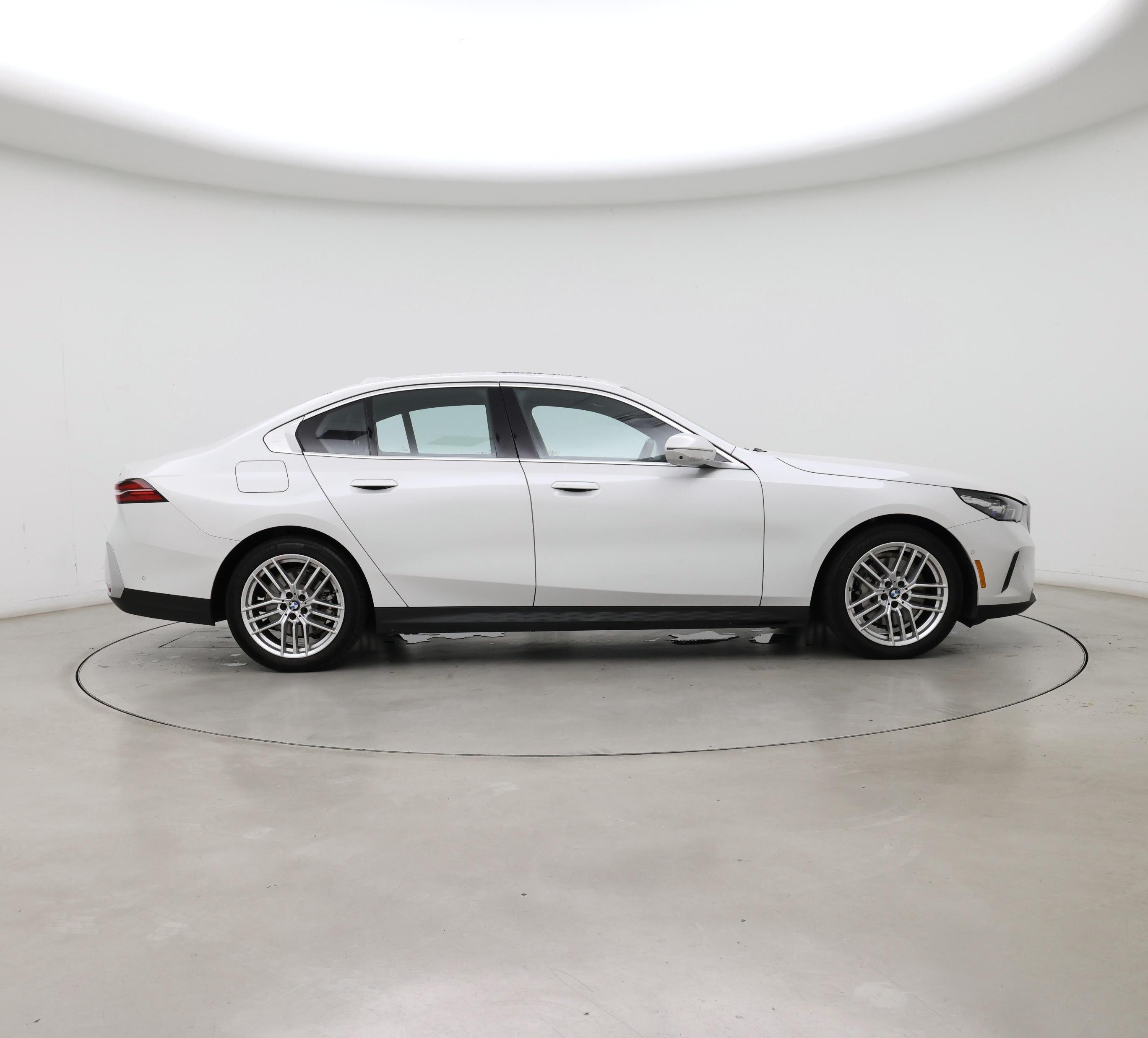 Thumbnail: 2024 BMW 5 Series - 7