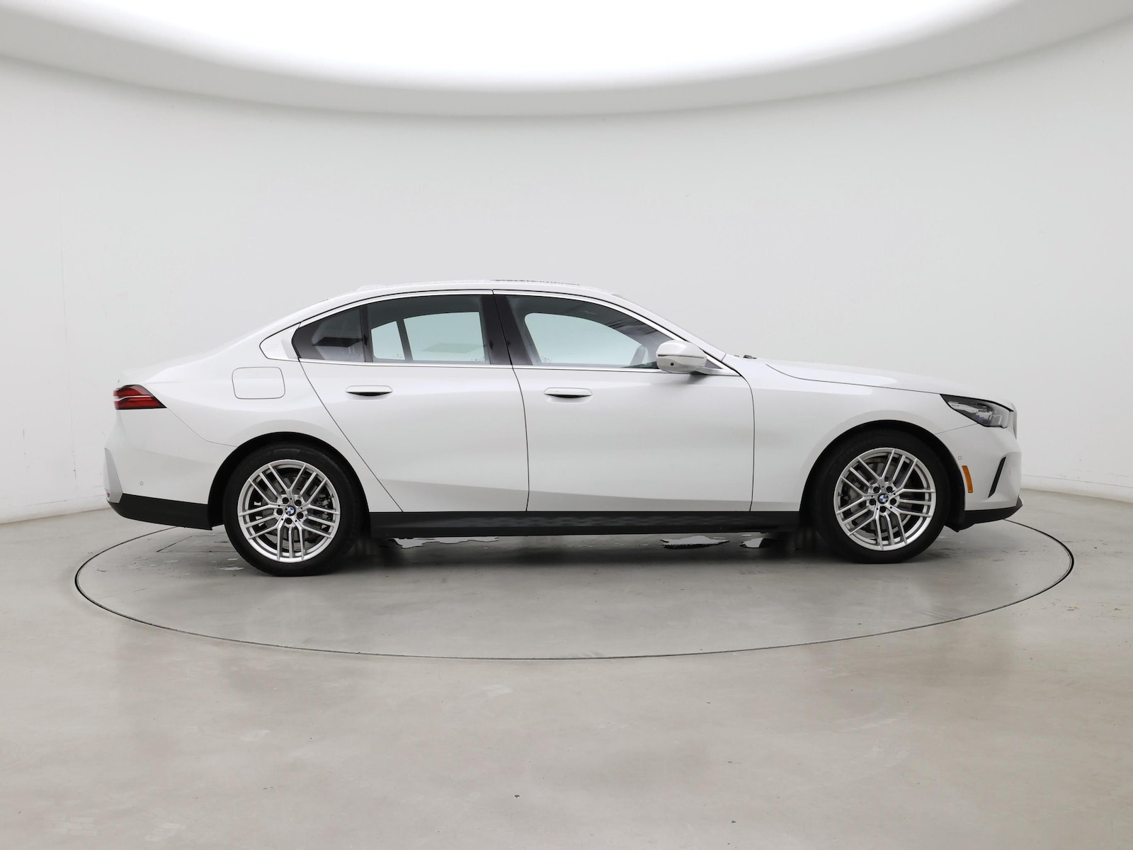2024 BMW 5 Series 530i - Photo 8