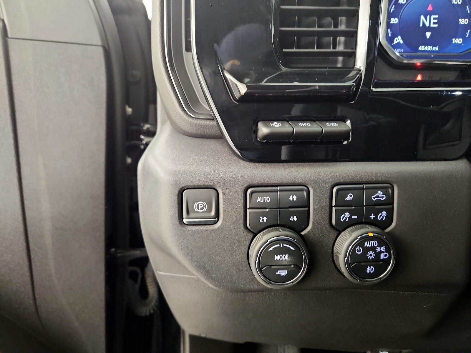 2024 Chevrolet Silverado 1500 ZR2 - Photo 14