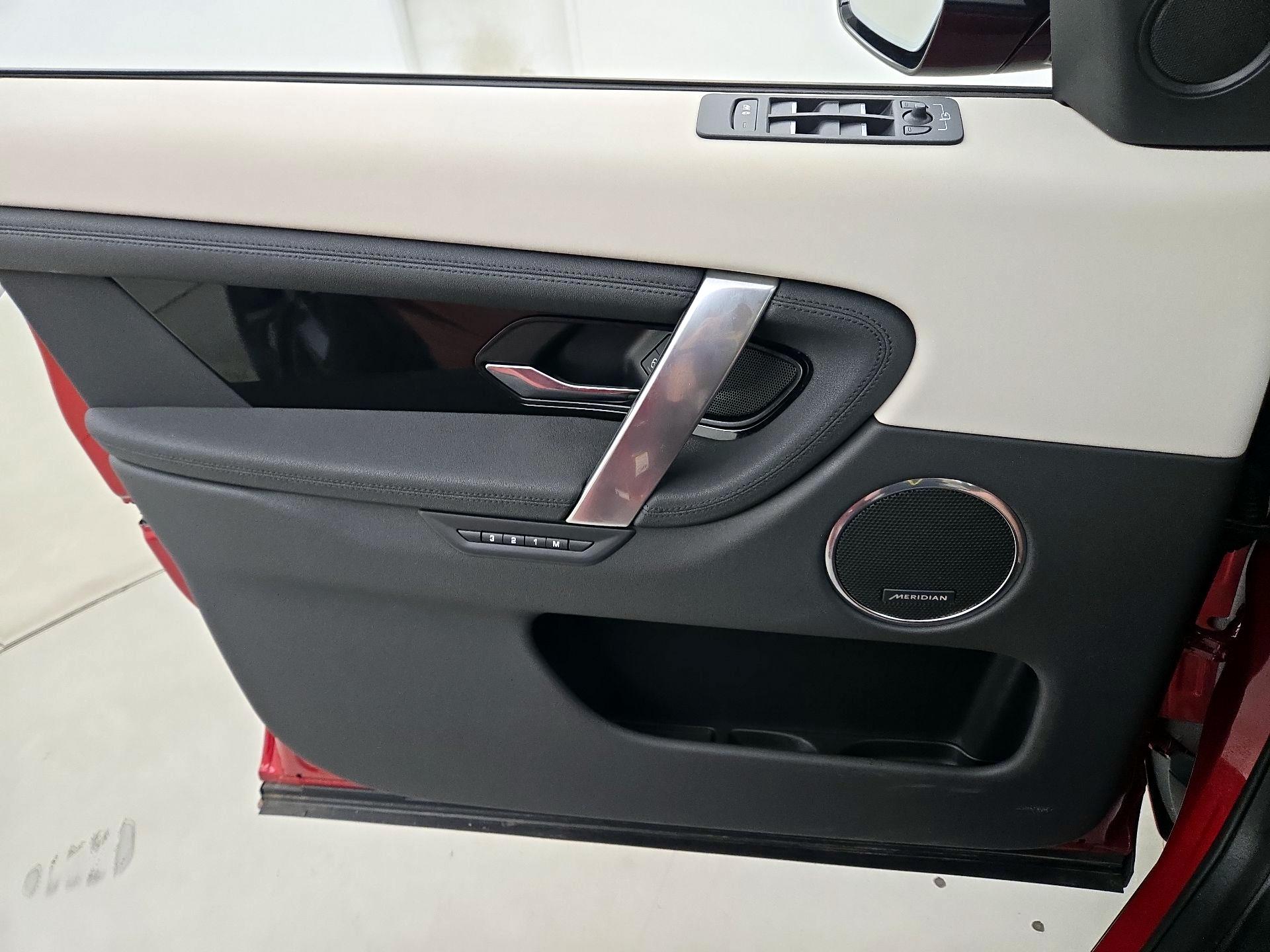 Thumbnail: 2025 Land Rover Discovery Sport - 12