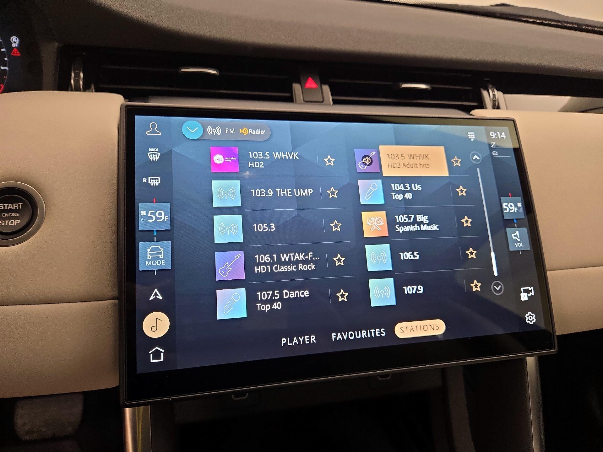 Thumbnail: 2025 Land Rover Discovery Sport - 15