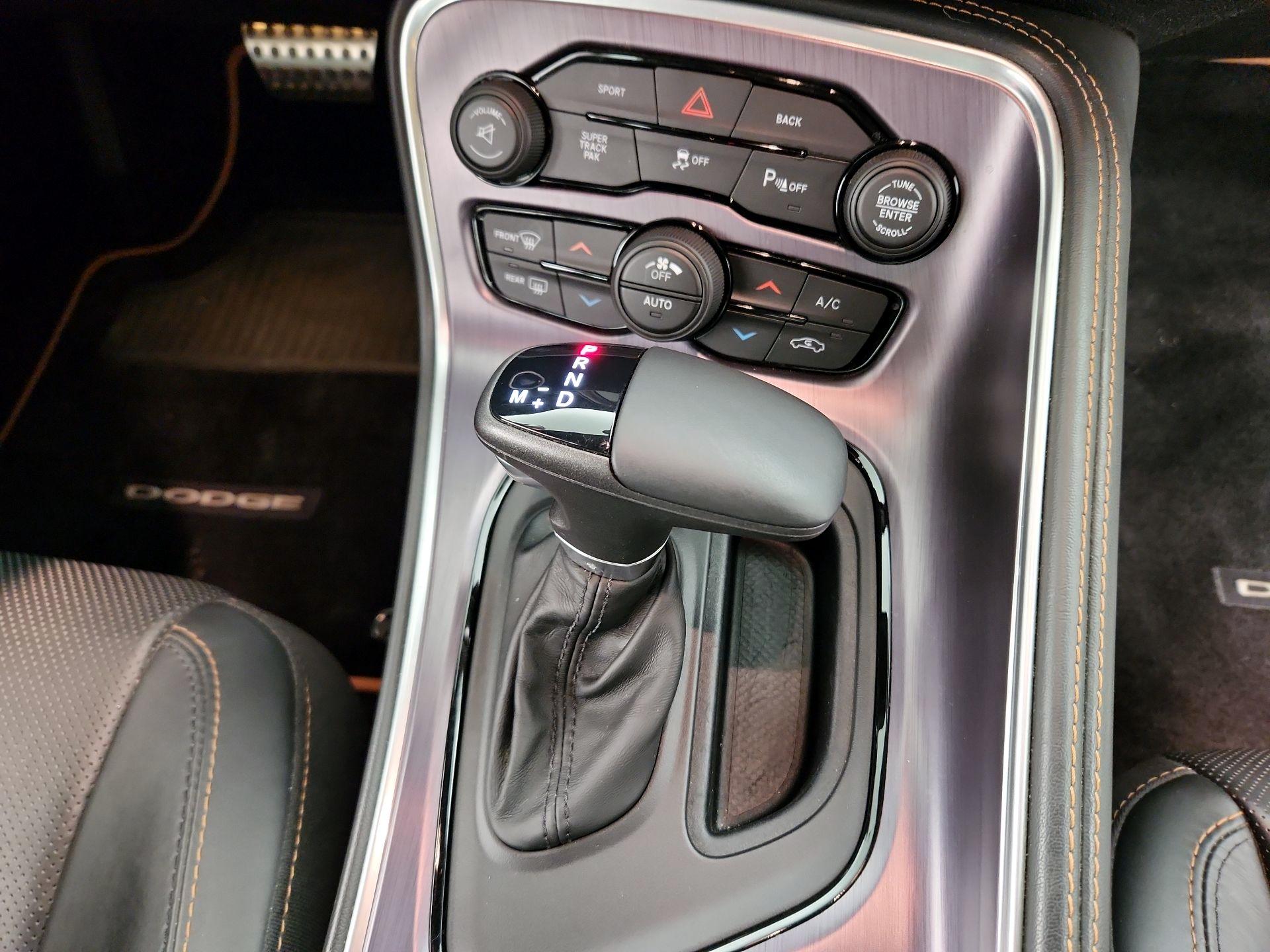 Thumbnail: 2015 Dodge Challenger - 18