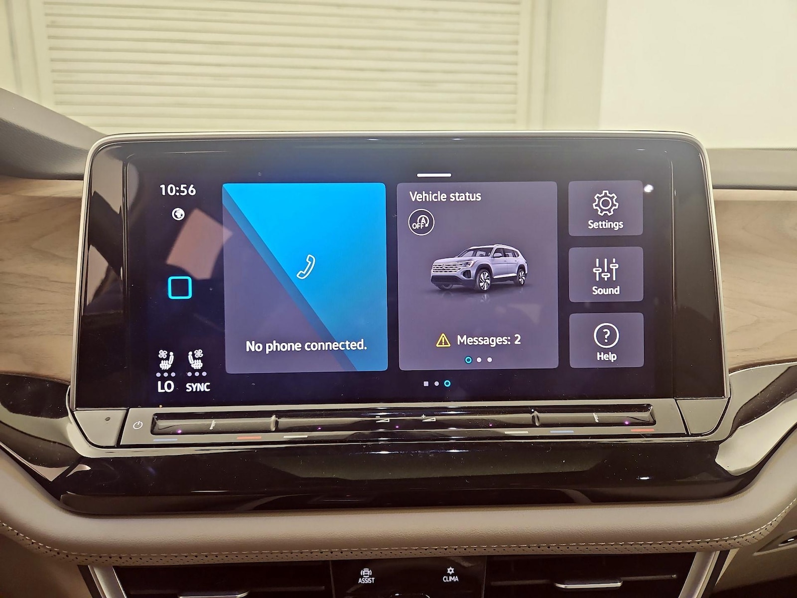 2024 Volkswagen Atlas SE w/Tech - Photo 16