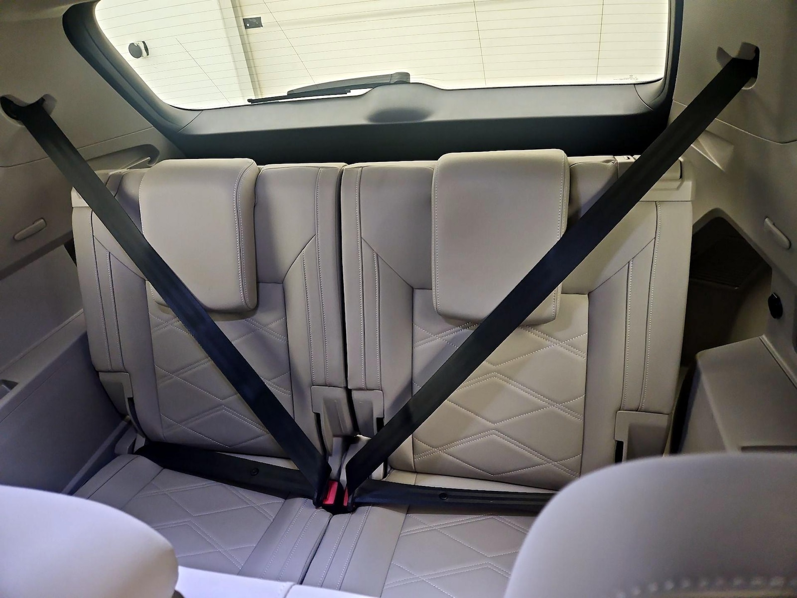 2024 Volkswagen Atlas SE w/Tech - Photo 22
