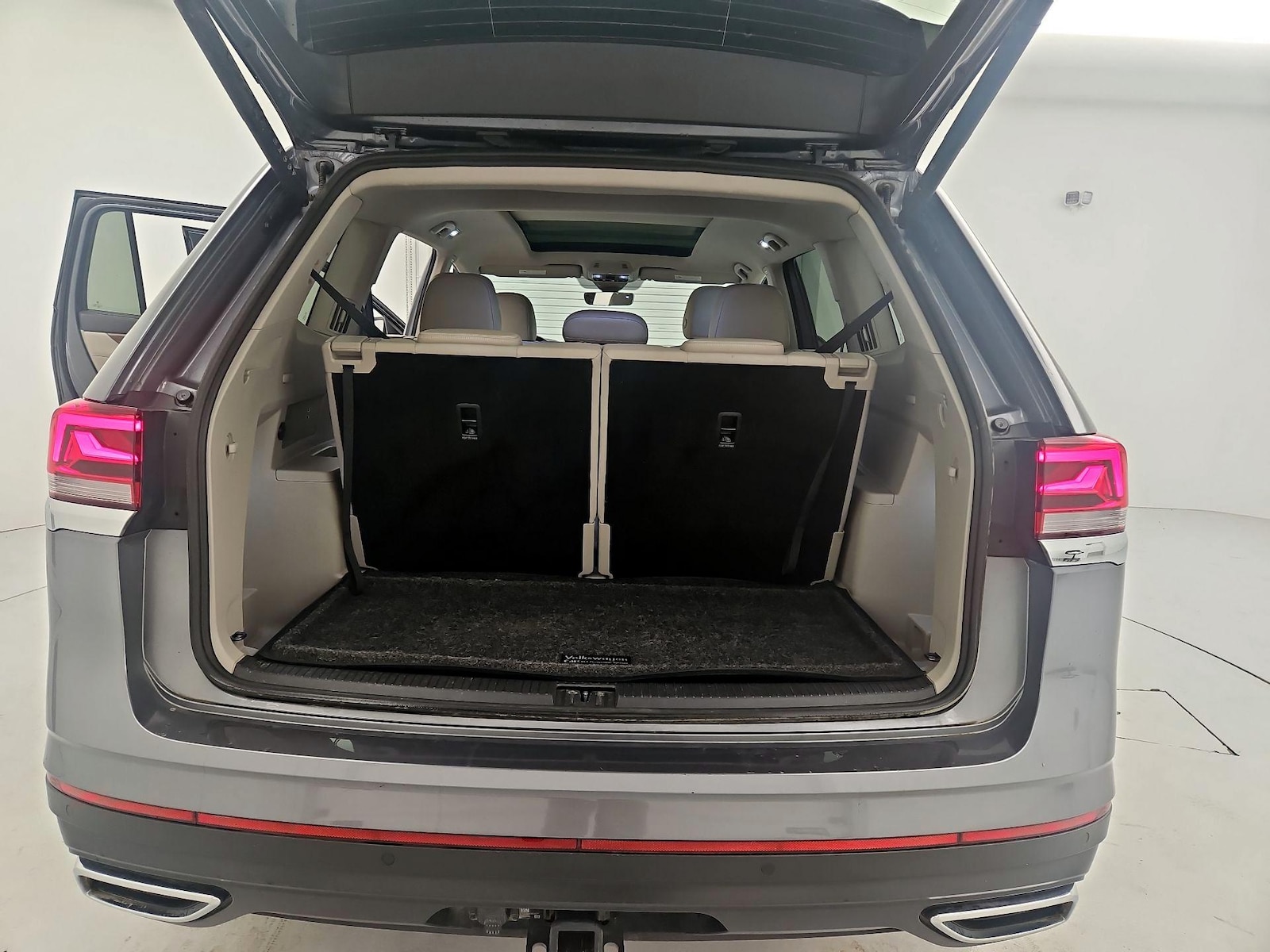 2024 Volkswagen Atlas SE w/Tech - Photo 23