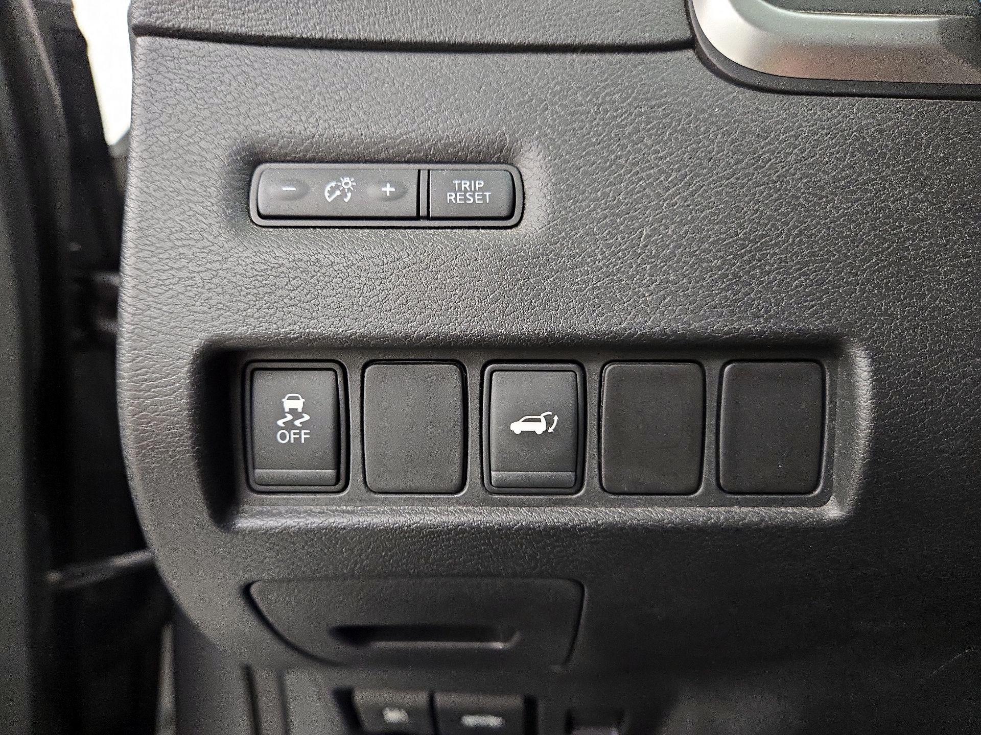 Thumbnail: 2015 Nissan Murano - 13