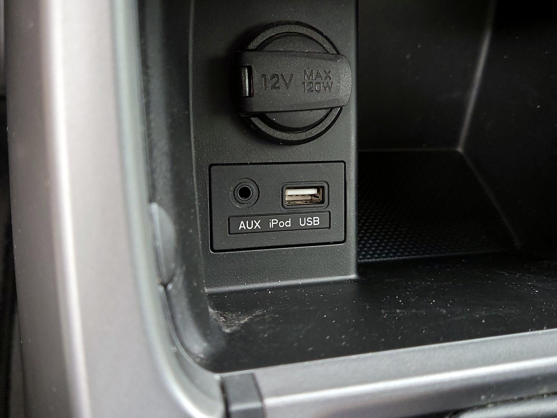 Thumbnail: 2015 Hyundai Elantra - 17