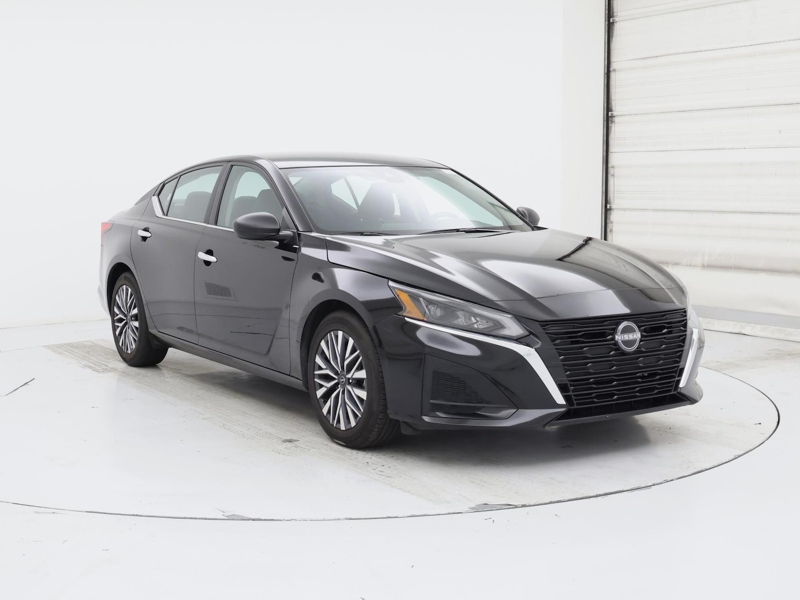 2025 Nissan Altima SV - Photo 2