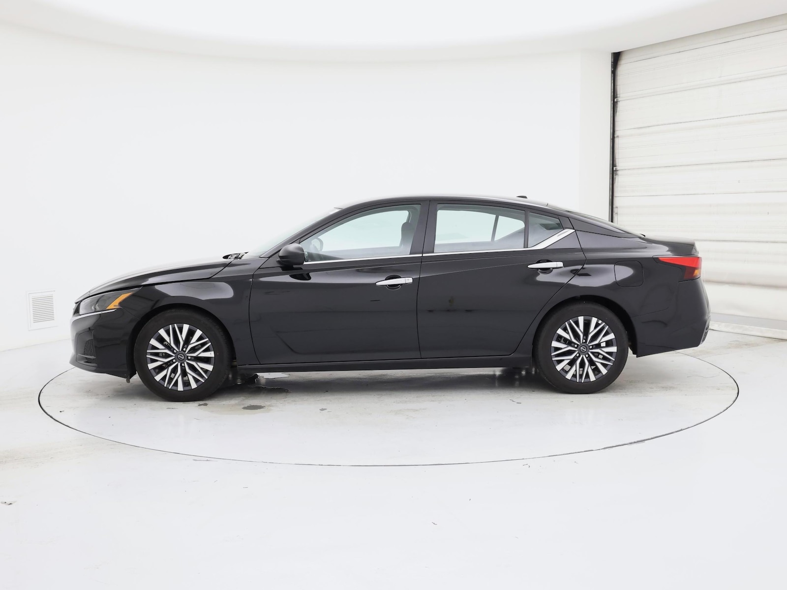 2025 Nissan Altima SV - Photo 4