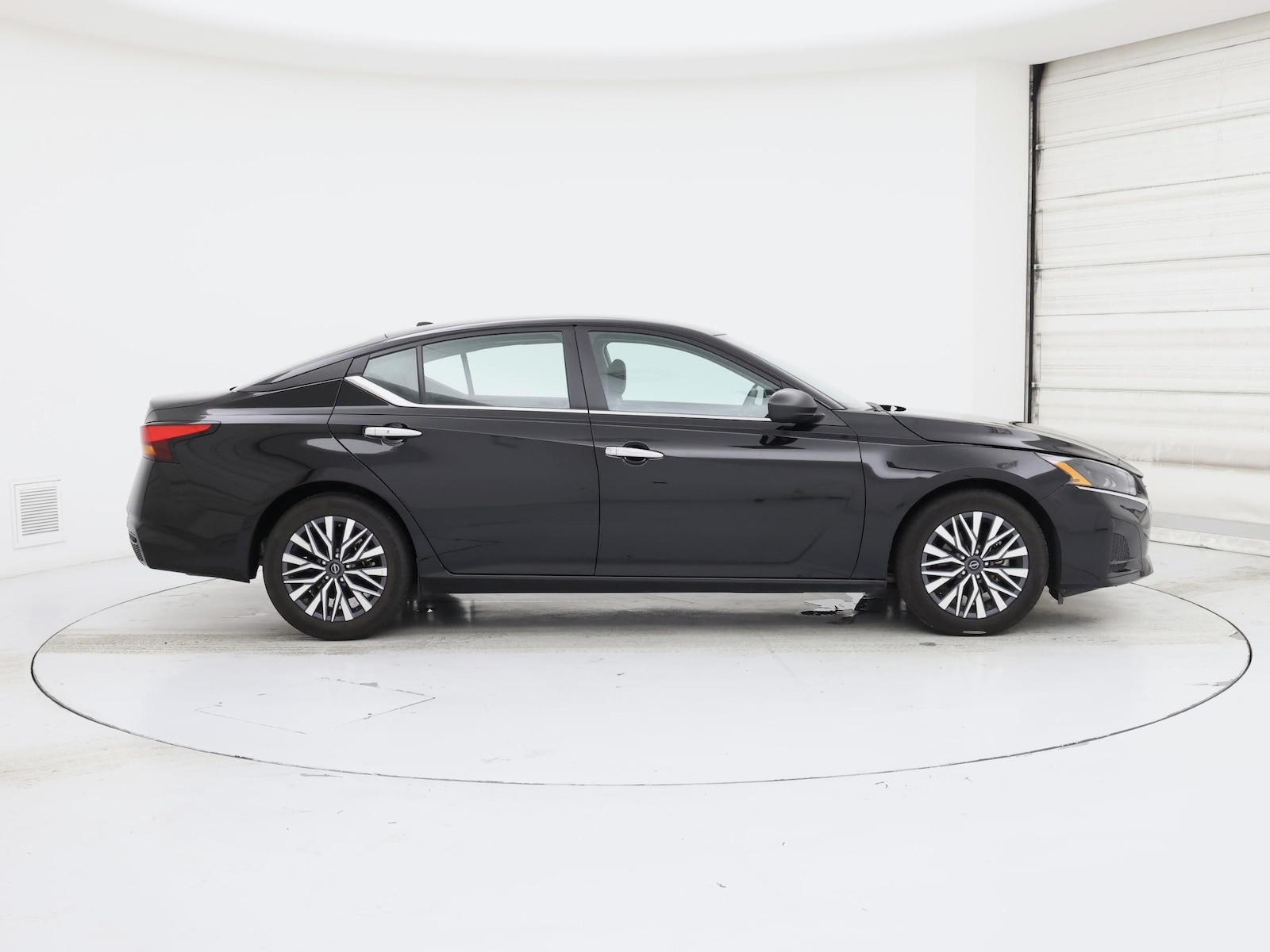 2025 Nissan Altima SV - Photo 8