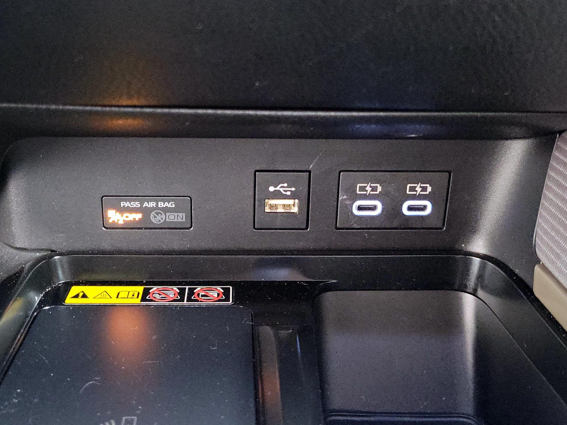 Thumbnail: 2025 Toyota Camry - 18