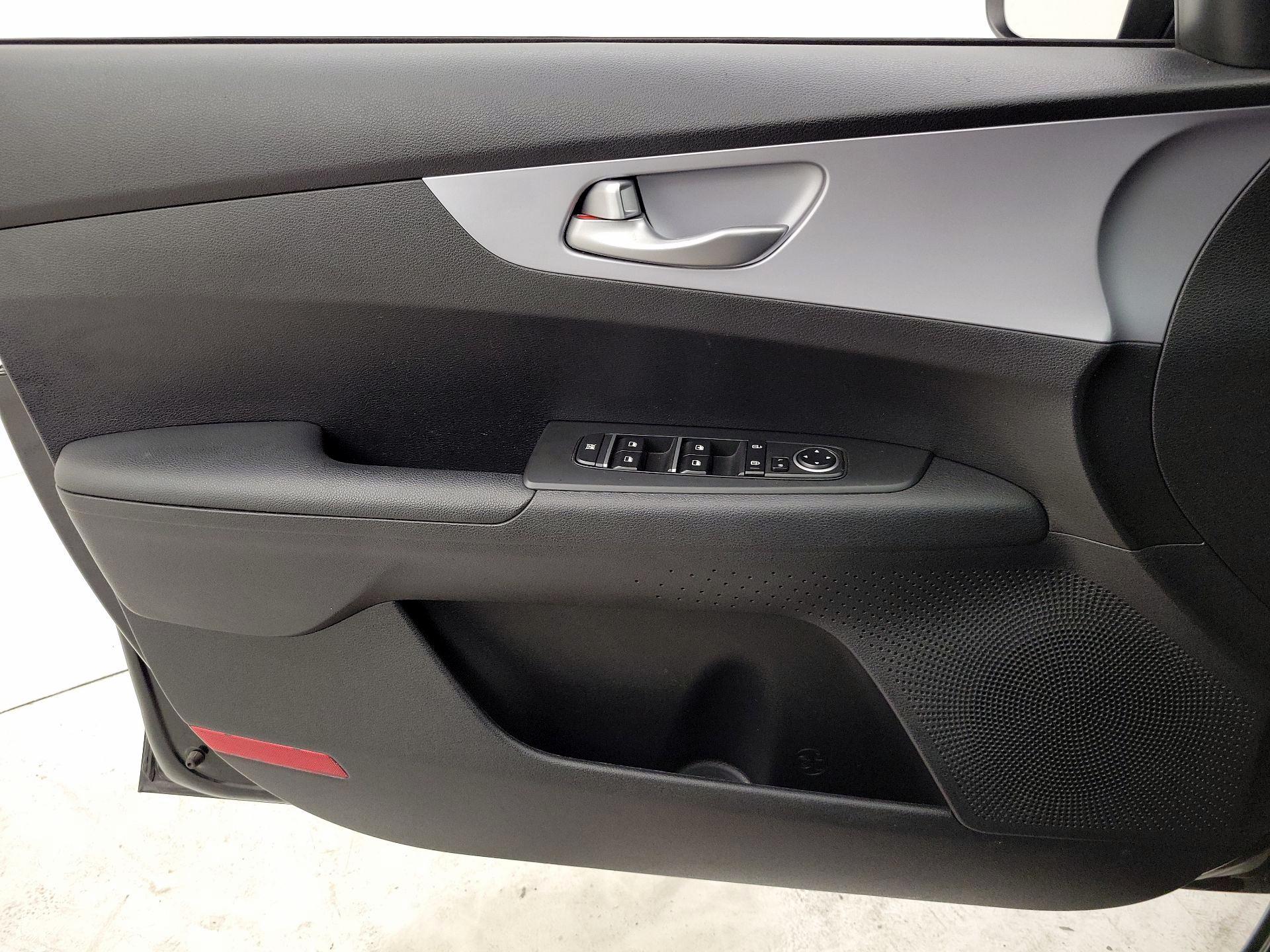 Thumbnail: 2024 Kia Forte - 12