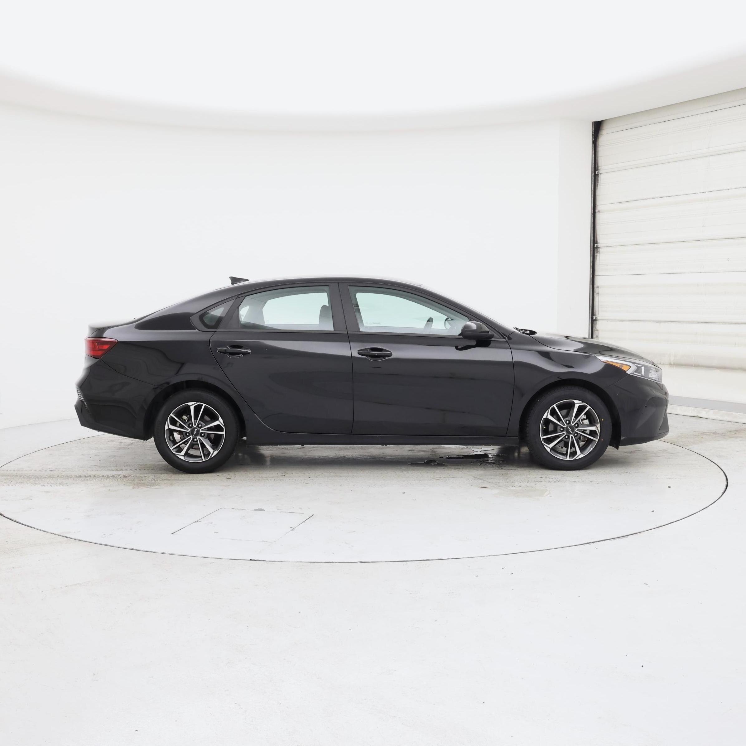 Thumbnail: 2024 Kia Forte - 7