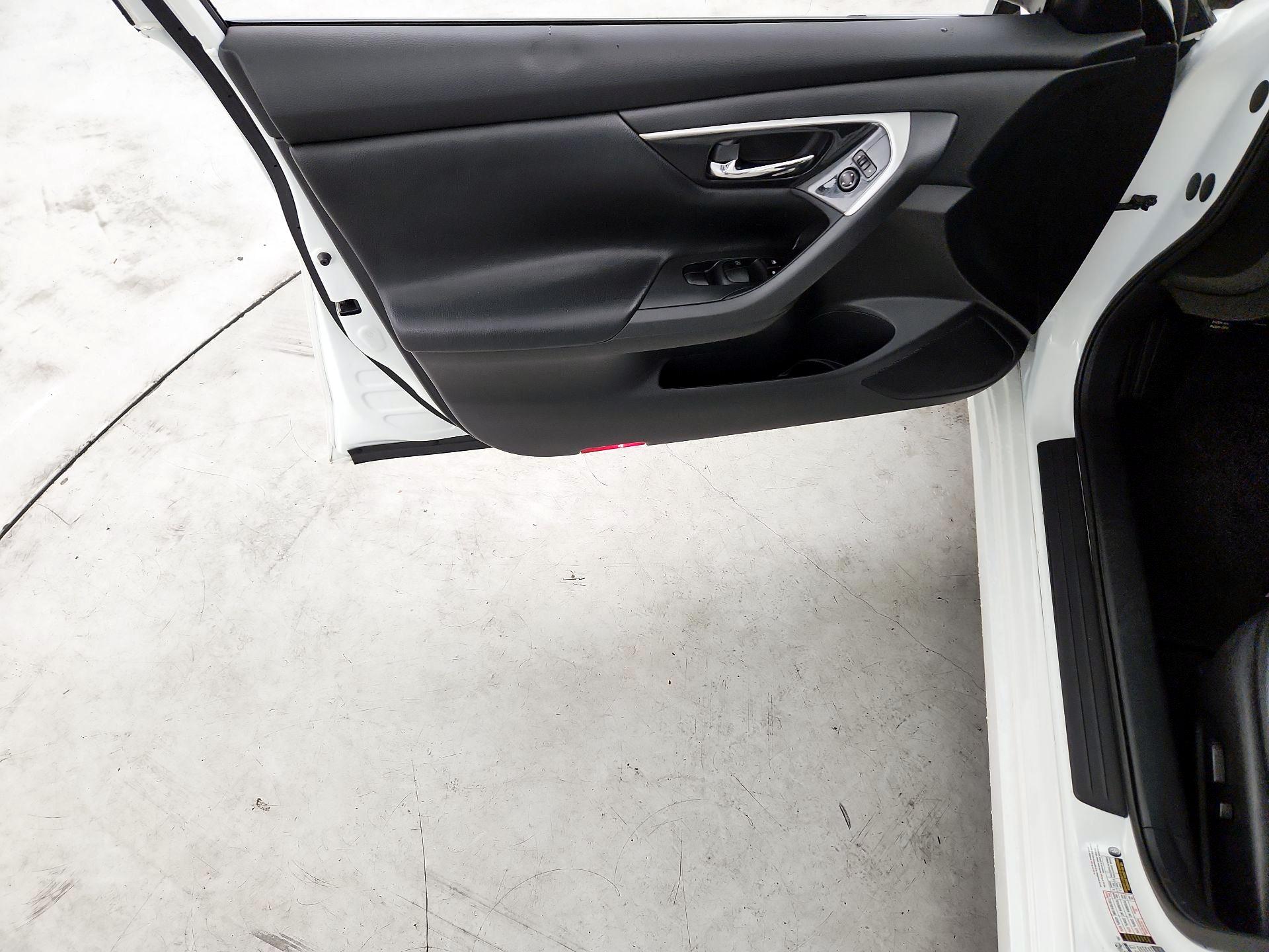 Thumbnail: 2014 Nissan Altima - 12