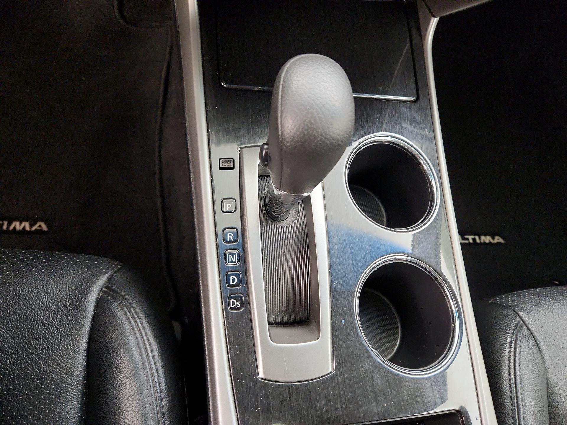 Thumbnail: 2014 Nissan Altima - 16