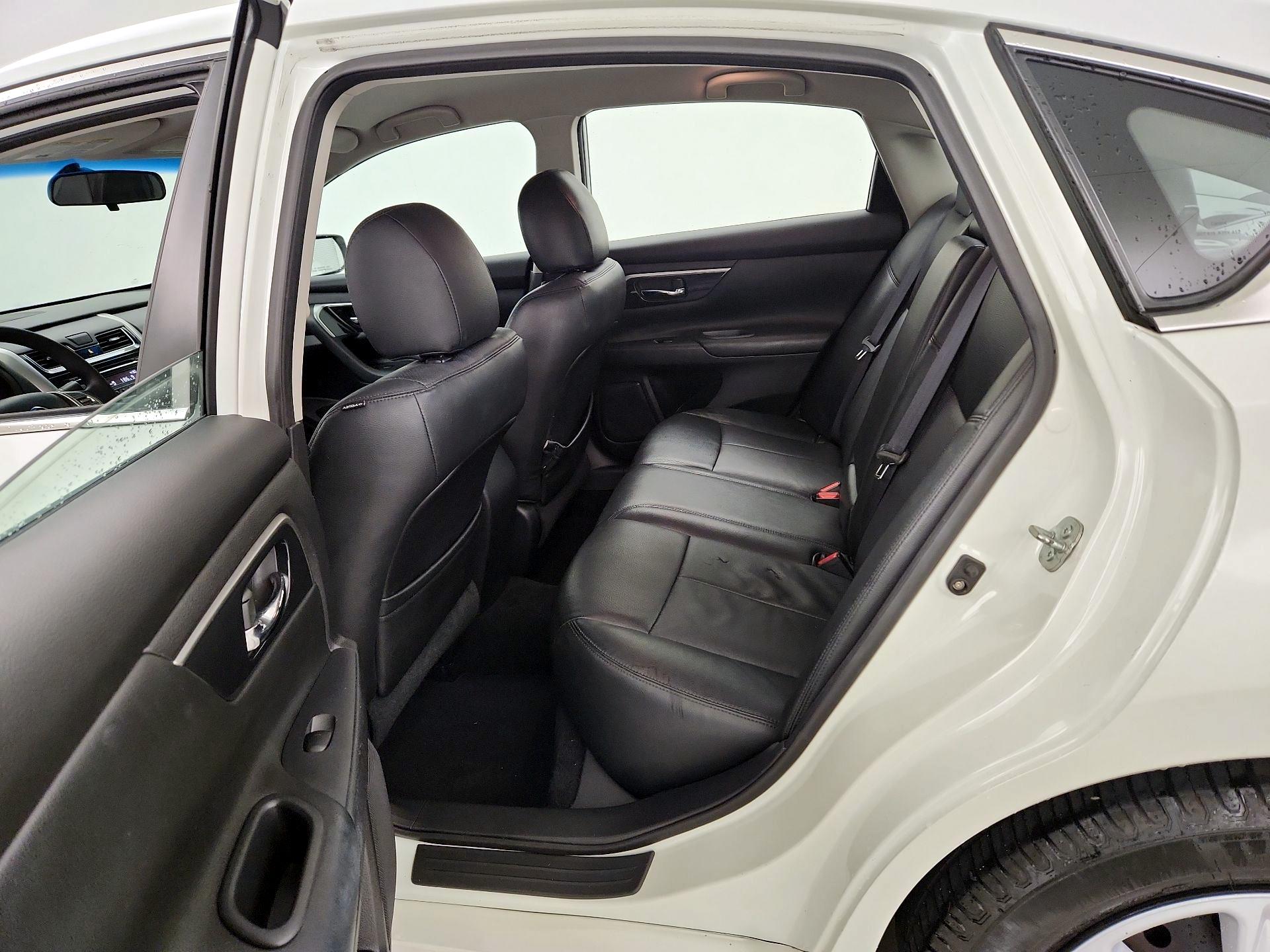 Thumbnail: 2014 Nissan Altima - 18