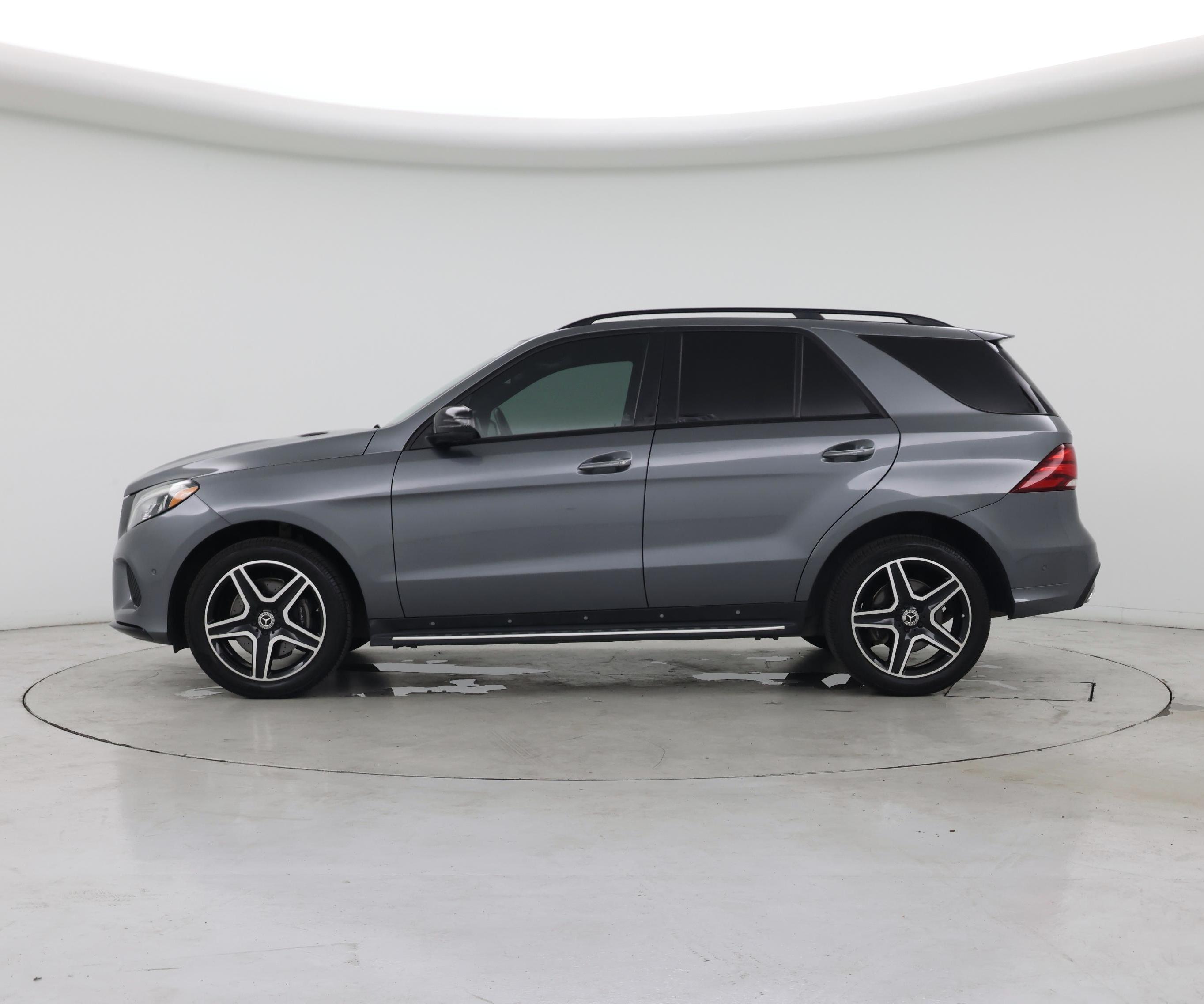 Thumbnail: 2017 Mercedes-Benz GLE - 3
