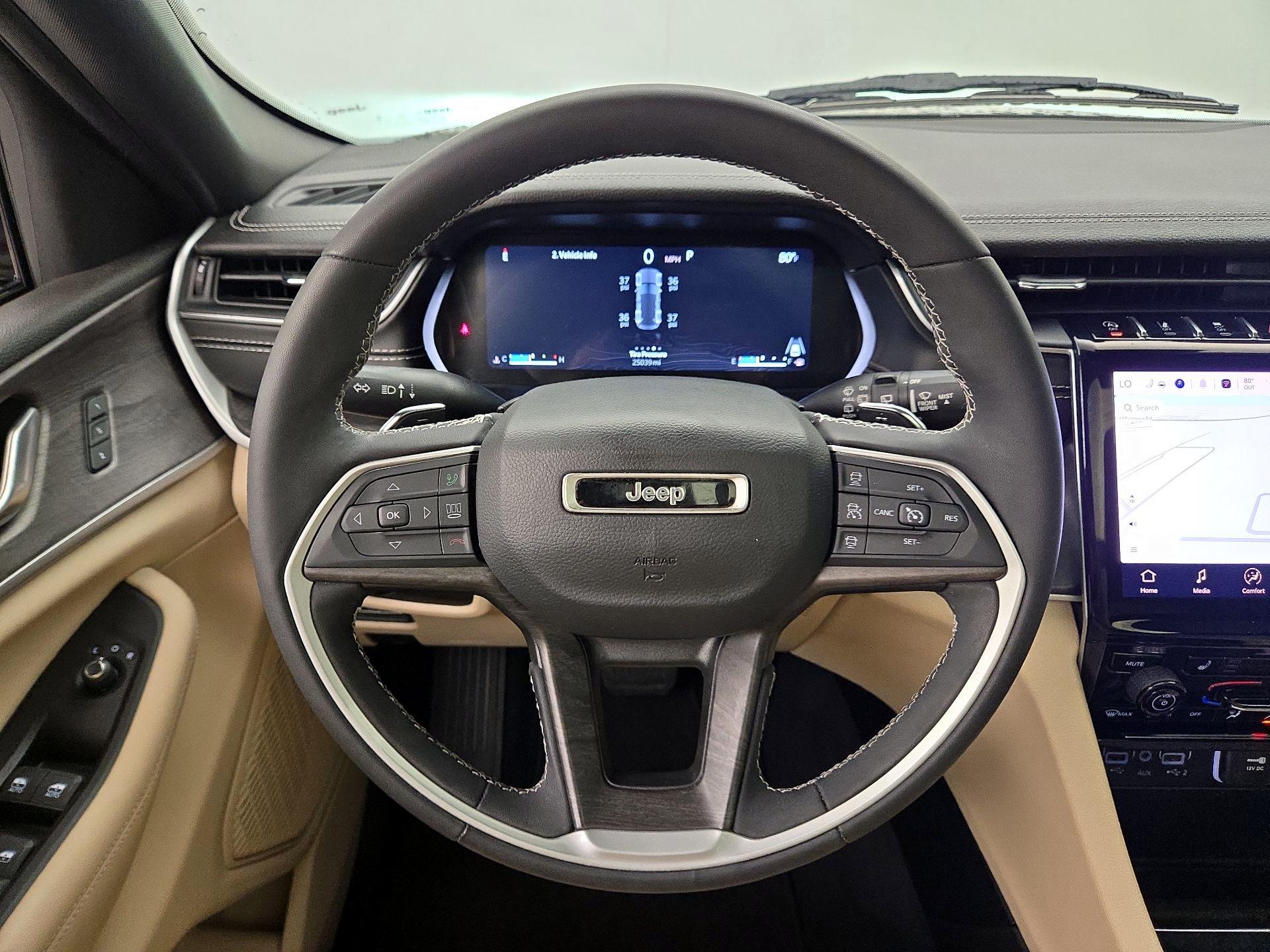 Thumbnail: 2023 Jeep Grand Cherokee - 10