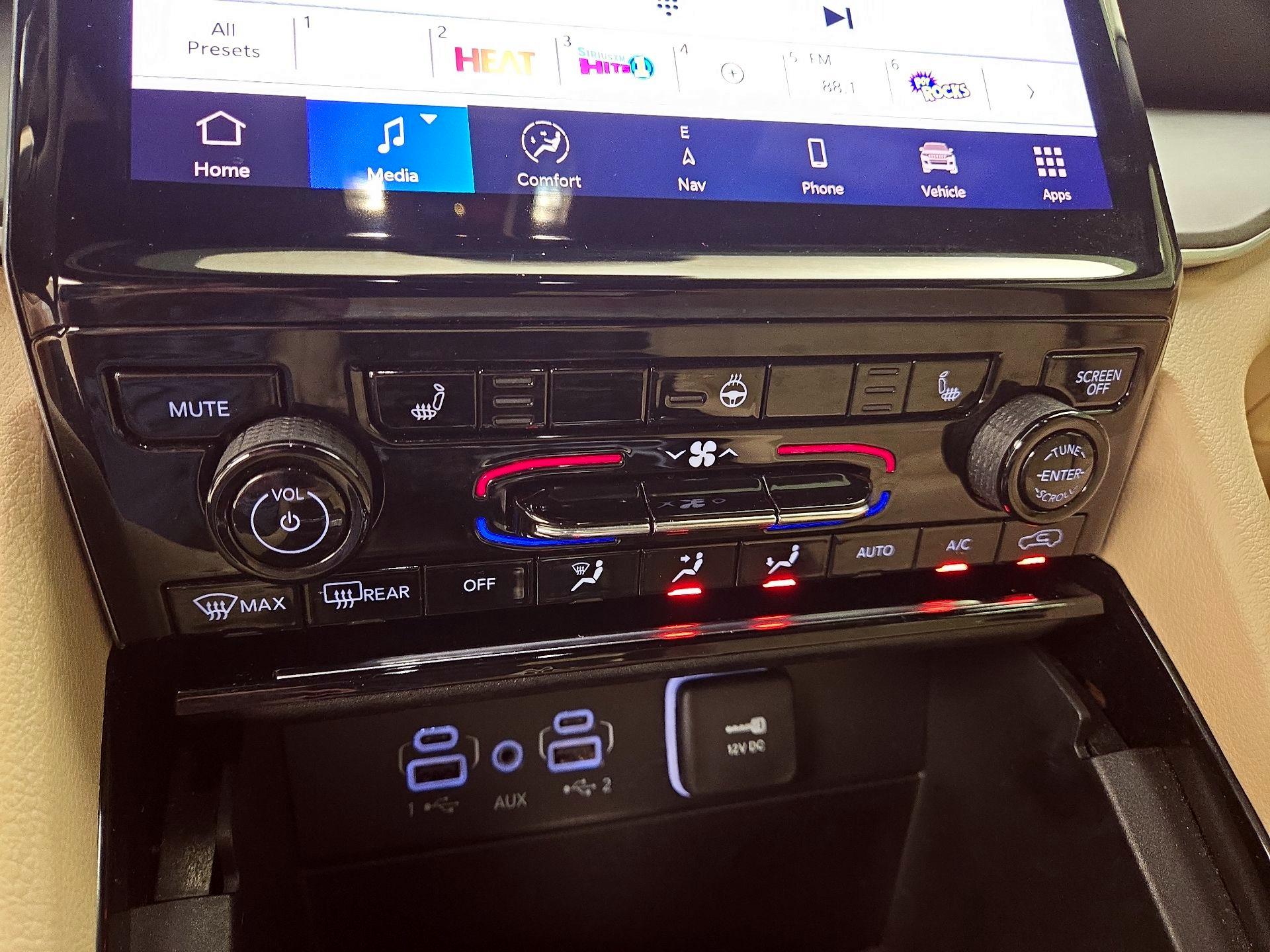 Thumbnail: 2023 Jeep Grand Cherokee - 17