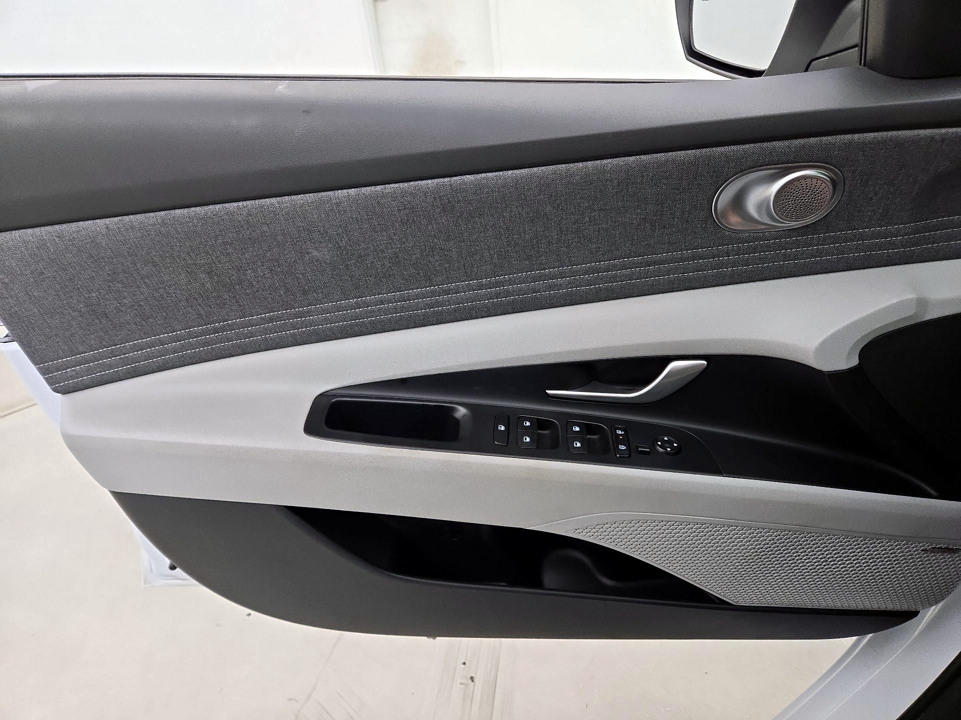 Thumbnail: 2025 Hyundai Elantra - 12