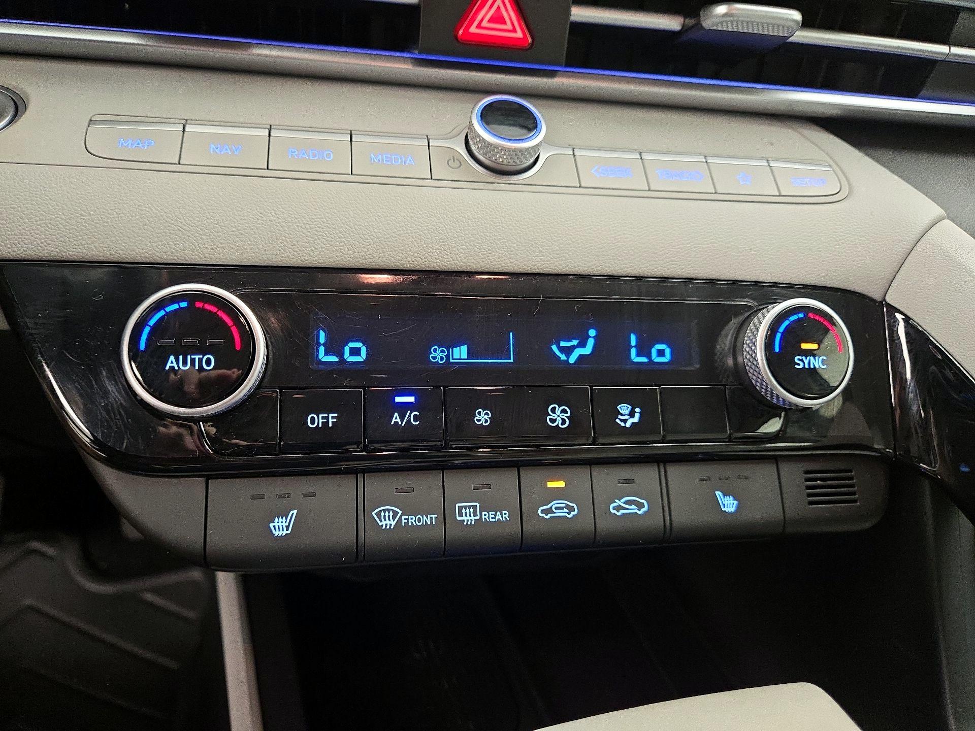 Thumbnail: 2025 Hyundai Elantra - 17