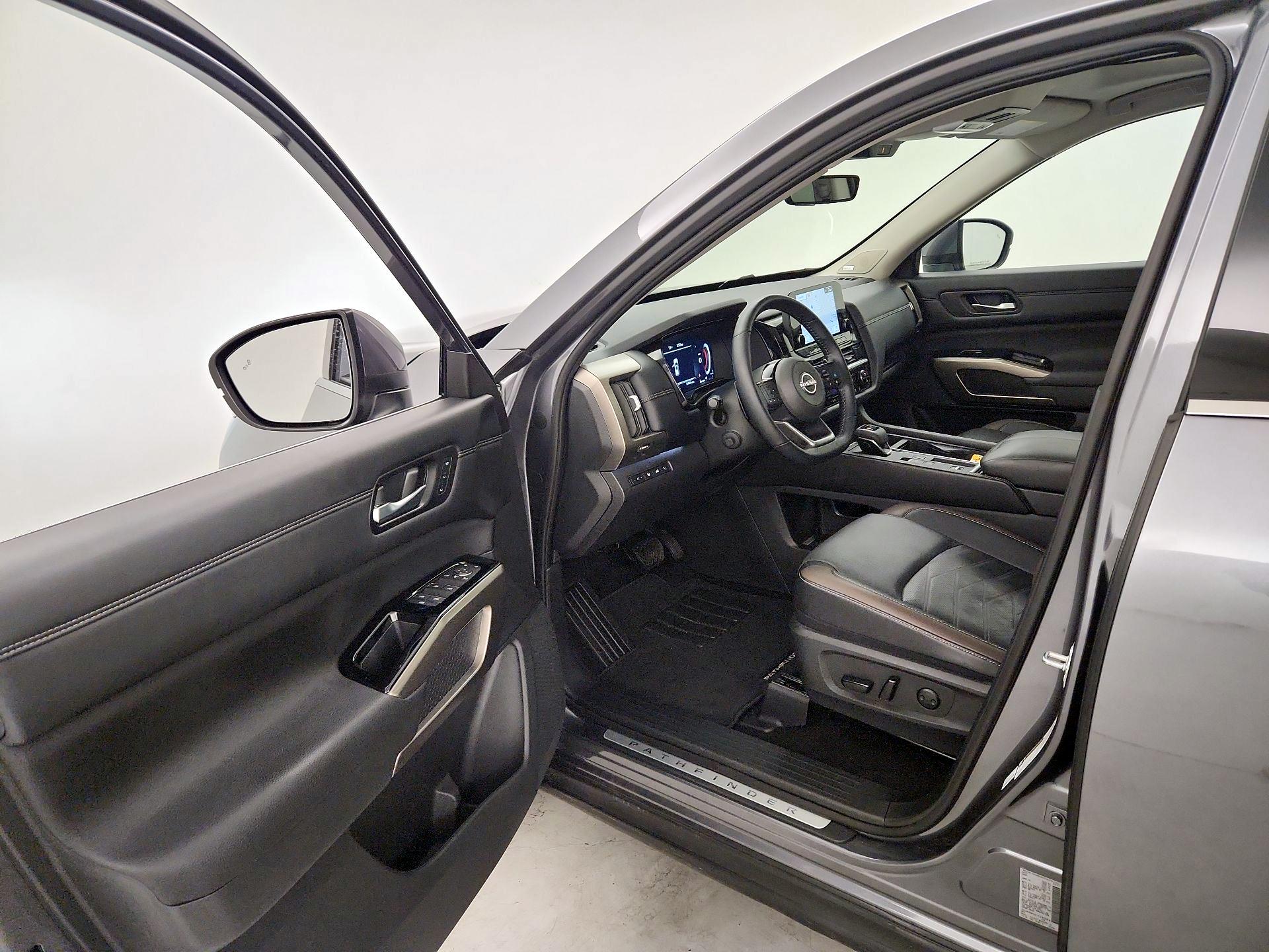 Thumbnail: 2025 Nissan Pathfinder - 11