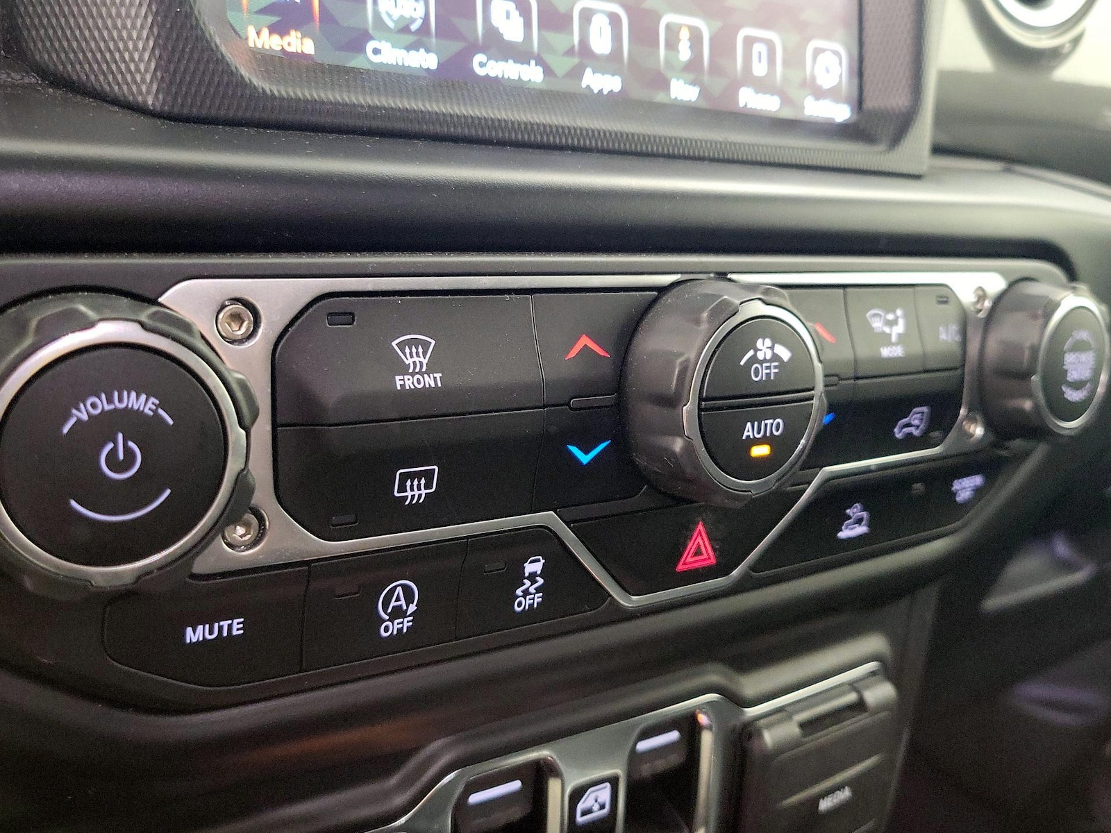 2022 Jeep Wrangler Unlimited Sahara - Photo 18