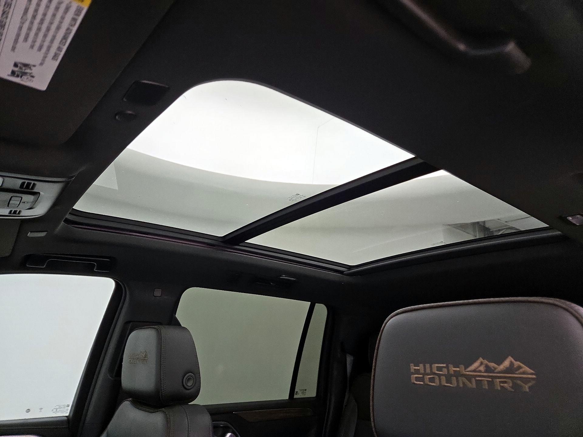 Thumbnail: 2022 Chevrolet Suburban - 19