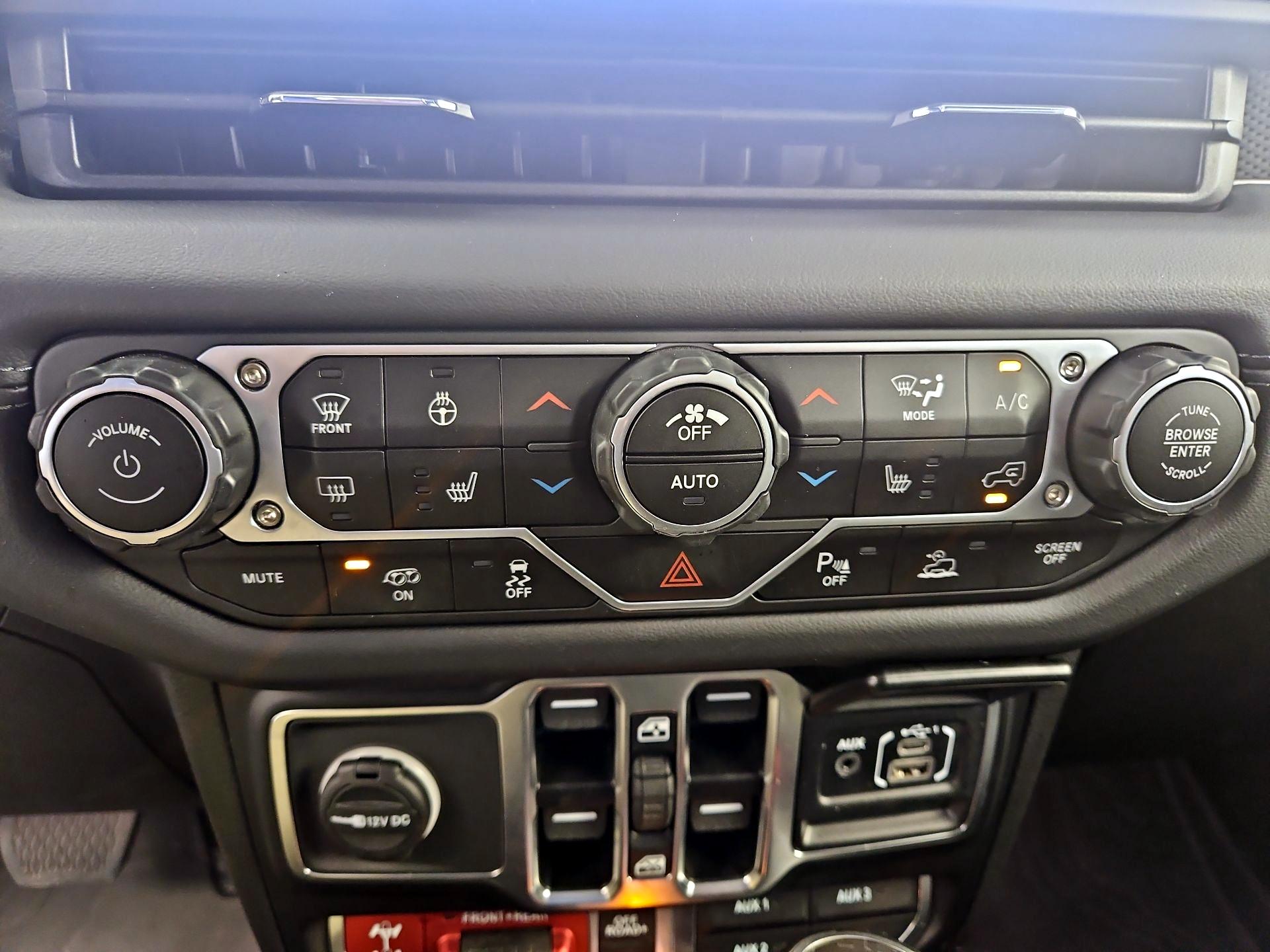 Thumbnail: 2024 Jeep Wrangler - 17