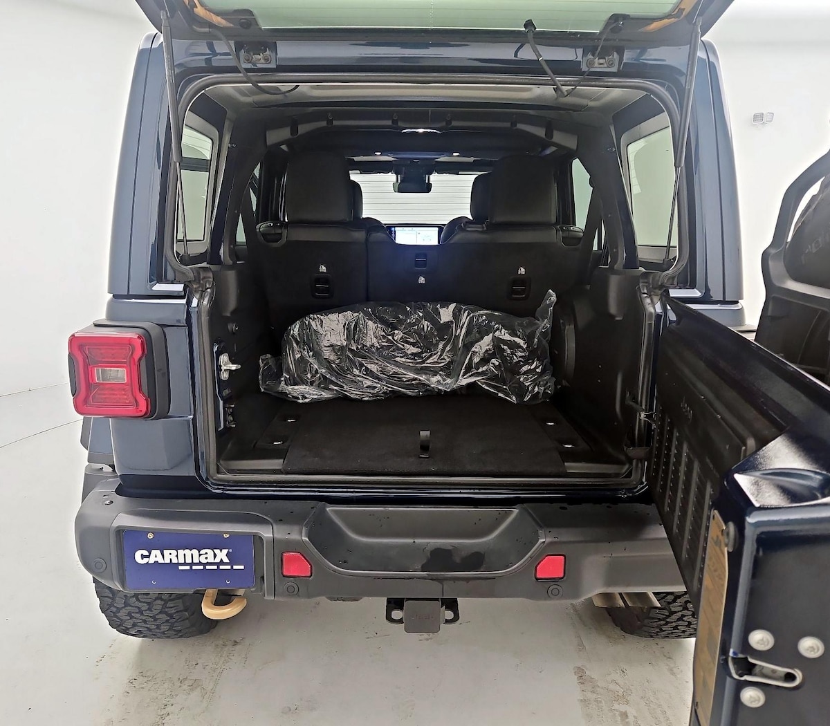 Trunk/Cargo (Seats Up)