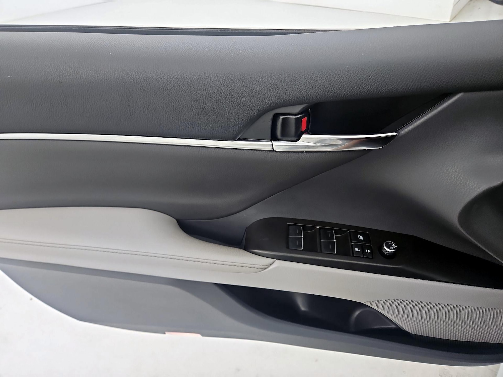 2024 Toyota Camry XLE - Photo 13
