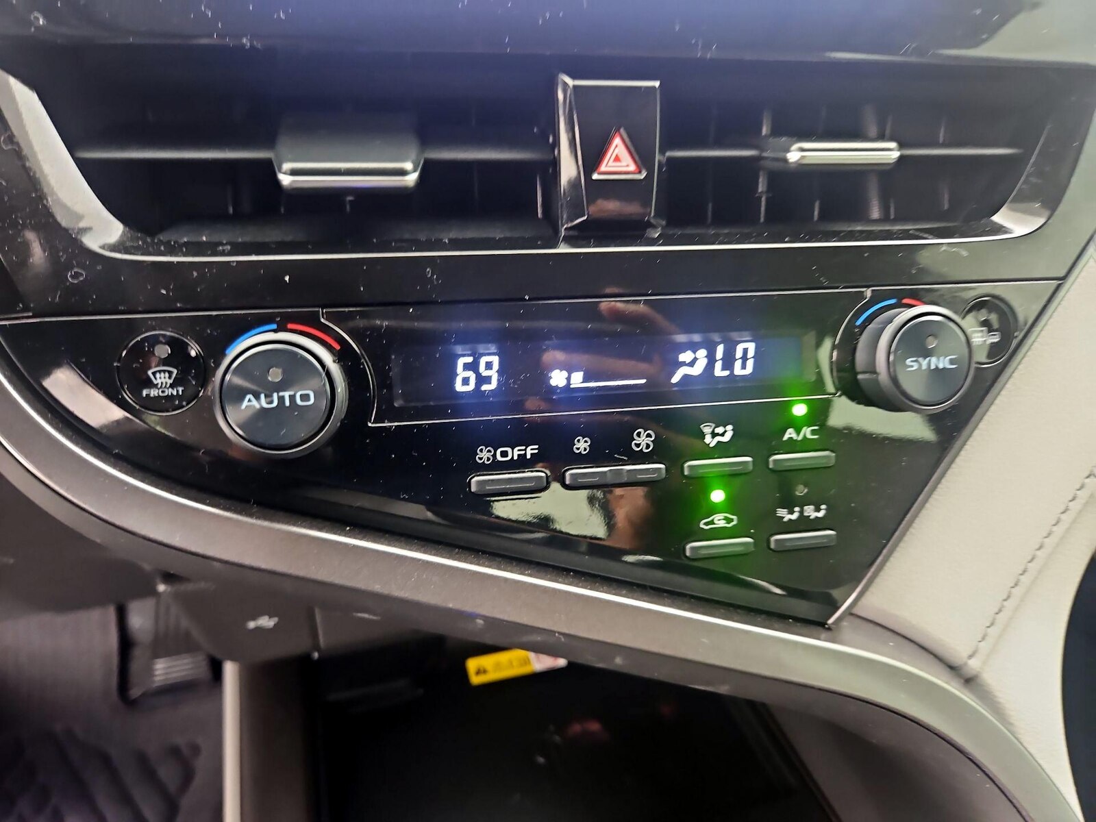 2024 Toyota Camry XLE - Photo 17