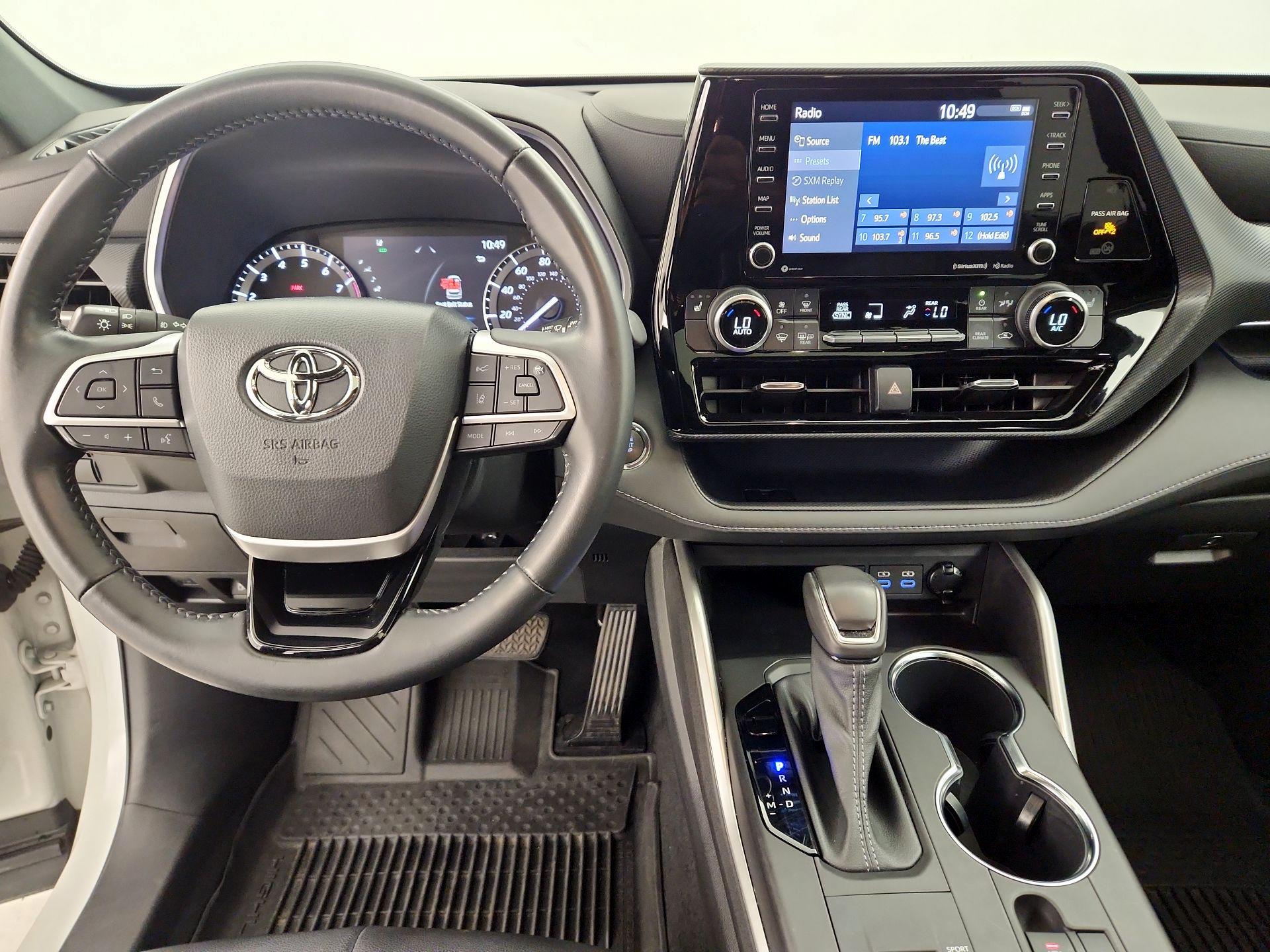 Thumbnail: 2022 Toyota Highlander - 9