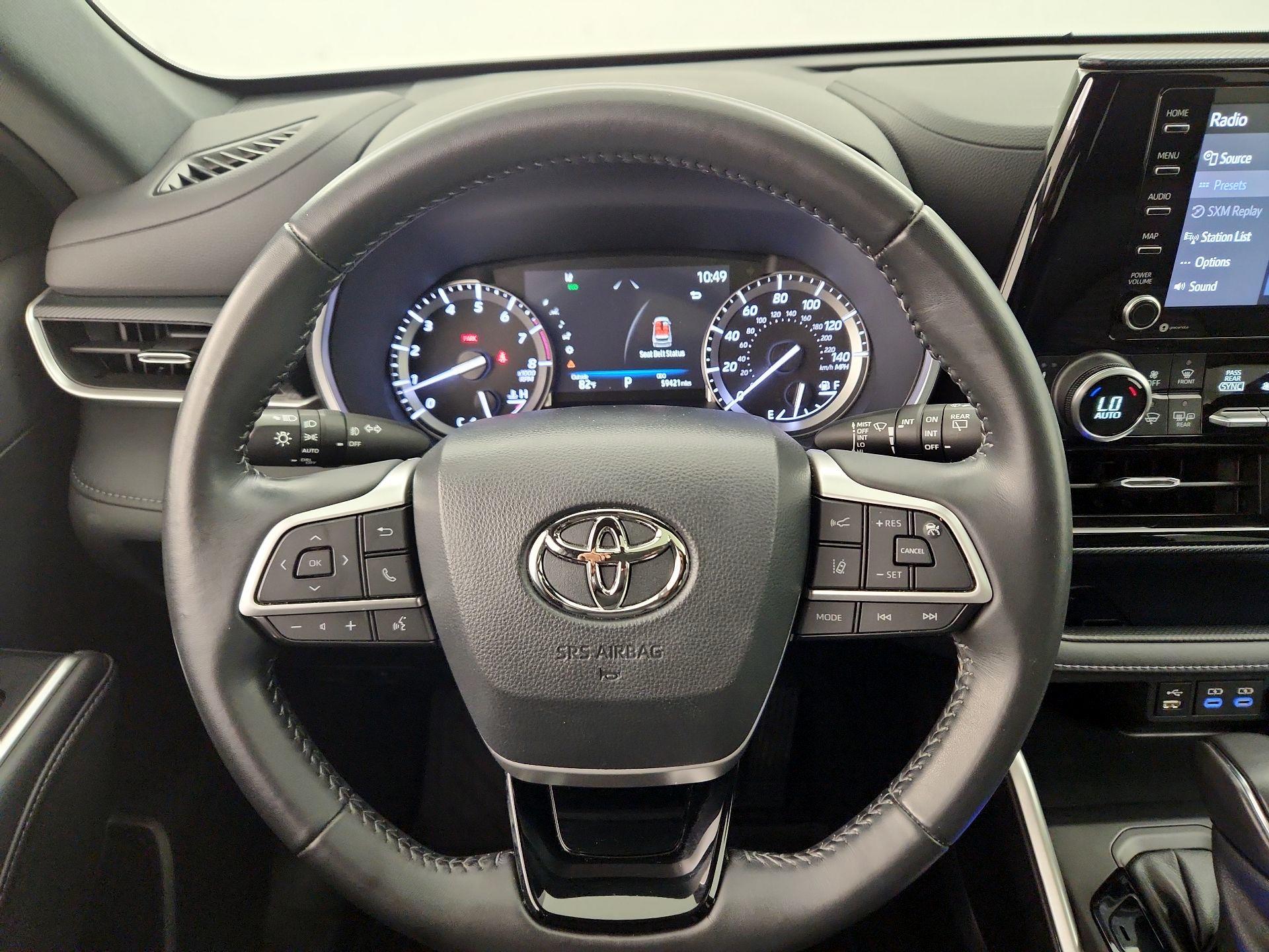 Thumbnail: 2022 Toyota Highlander - 10