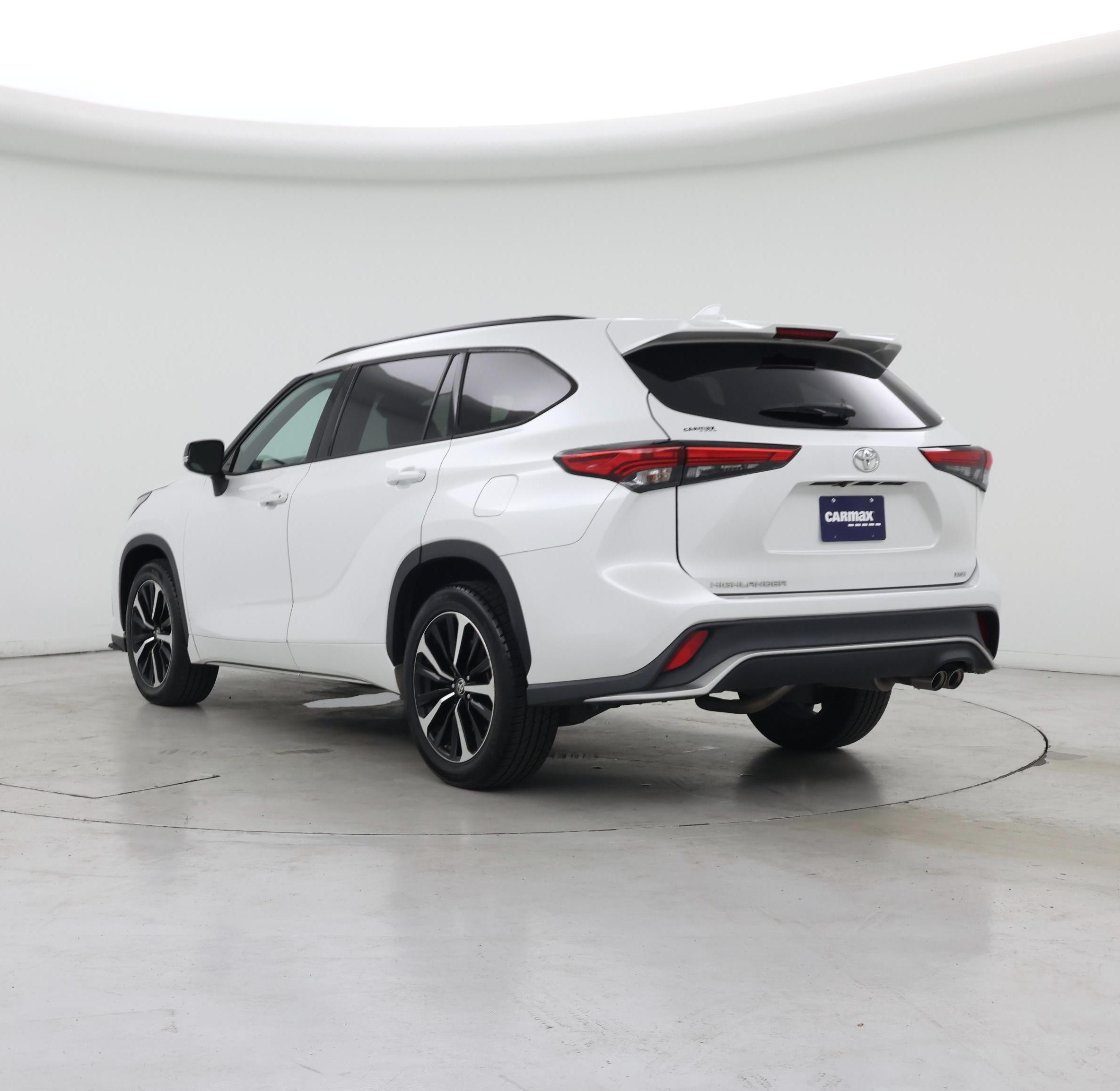 Thumbnail: 2022 Toyota Highlander - 2