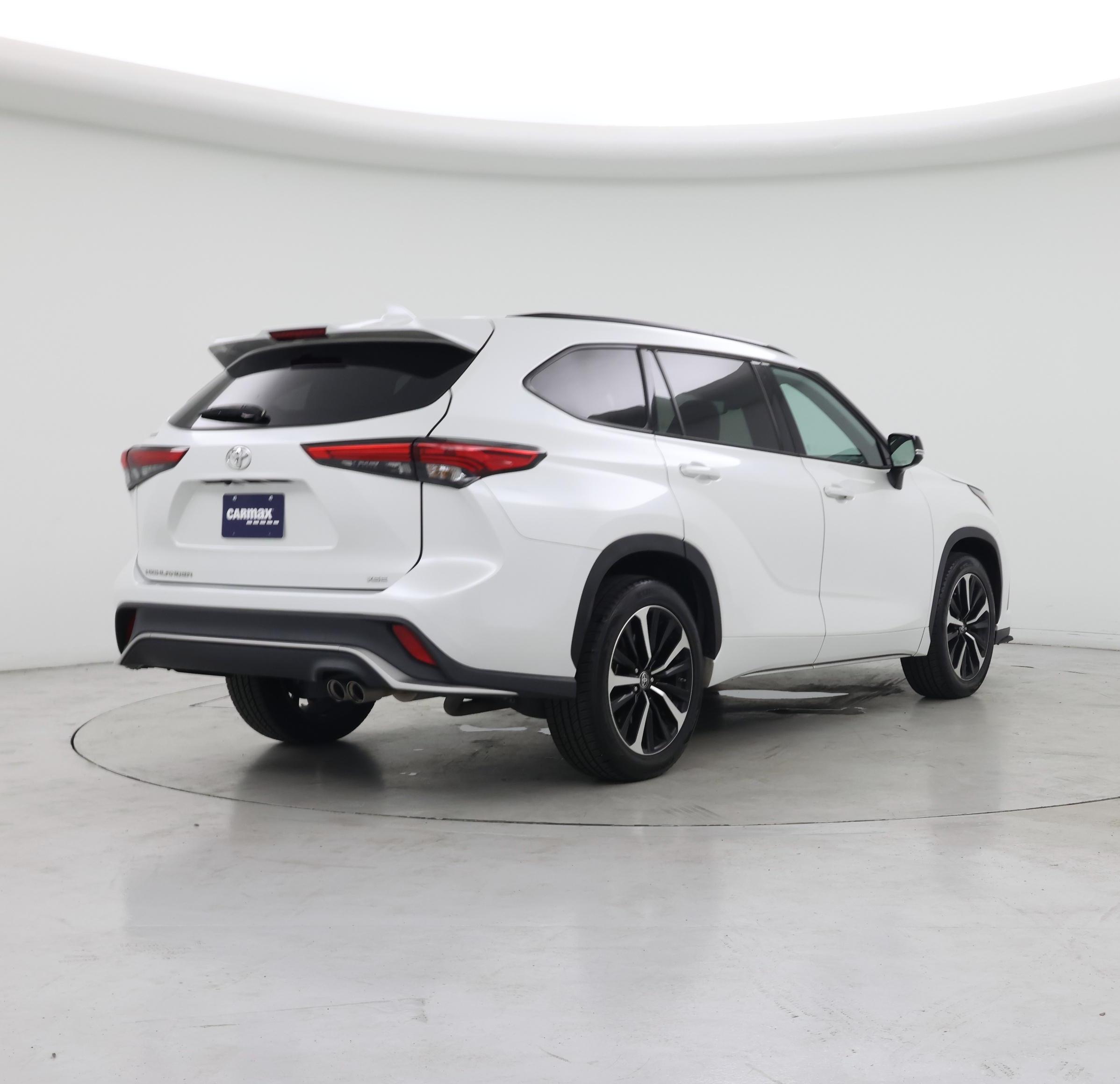 Thumbnail: 2022 Toyota Highlander - 8
