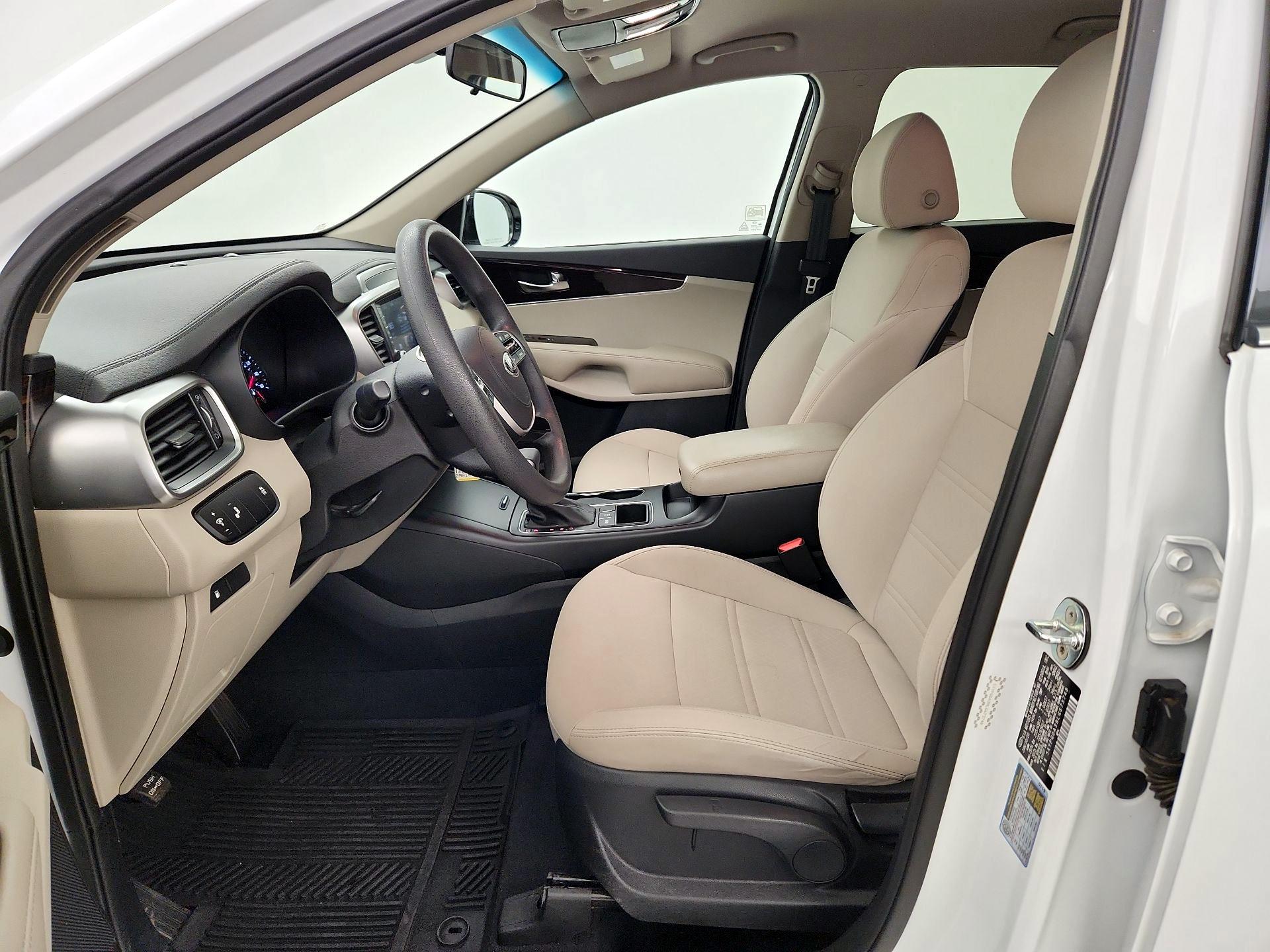 Thumbnail: 2020 Kia Sorento - 11