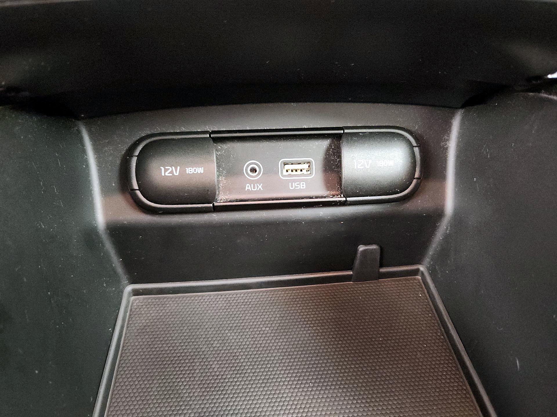 Thumbnail: 2020 Kia Sorento - 18