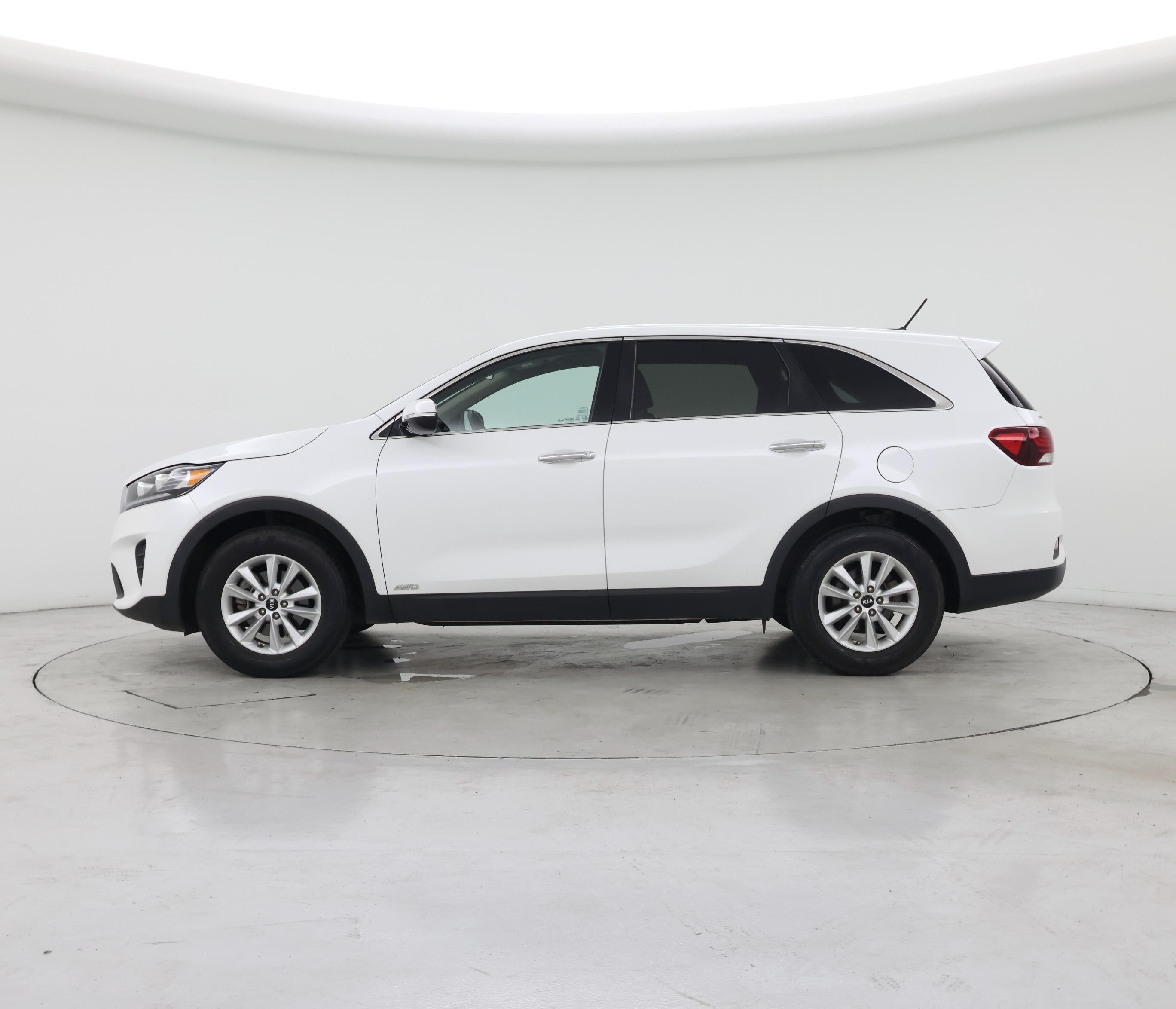 Thumbnail: 2020 Kia Sorento - 3