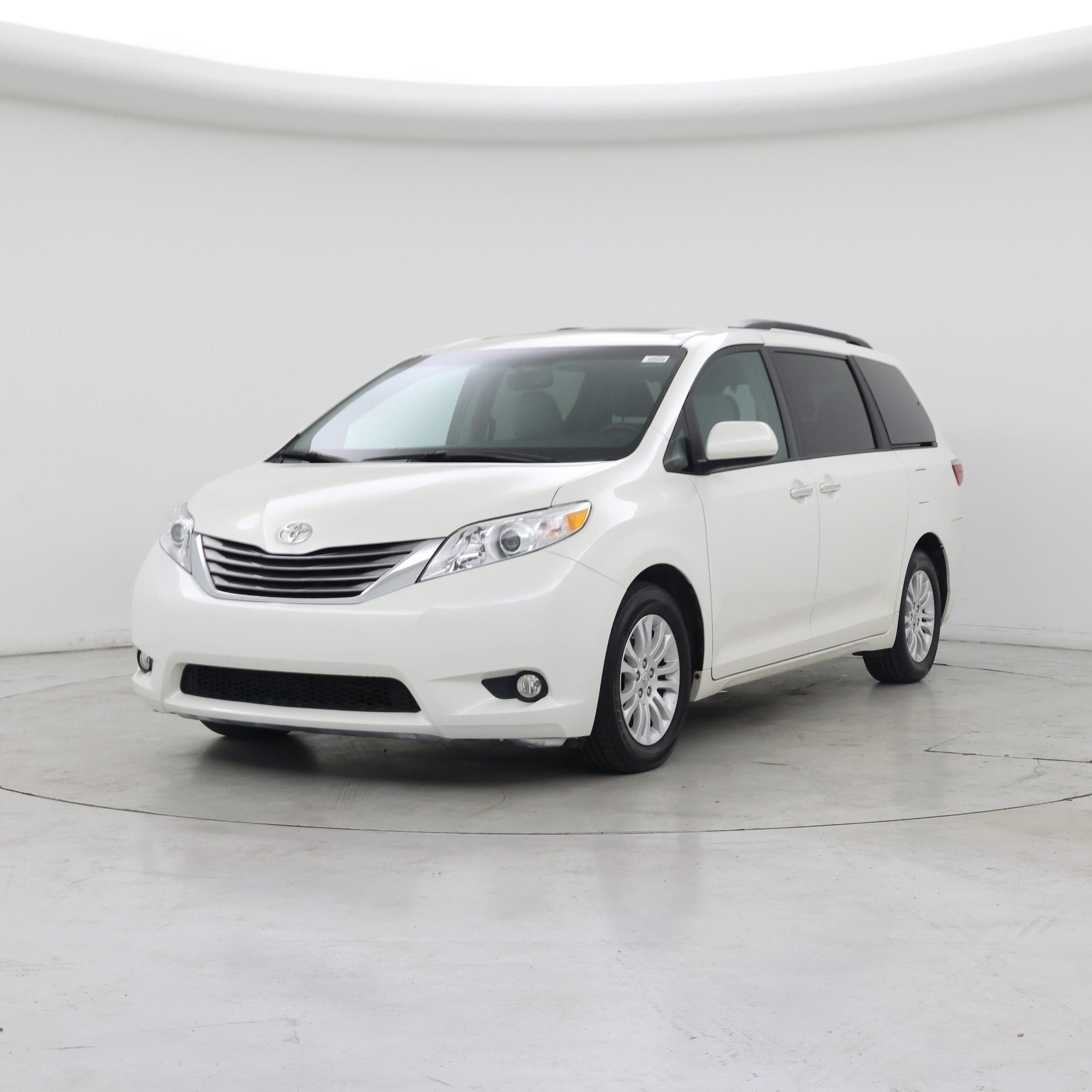 Thumbnail: 2017 Toyota Sienna - 4